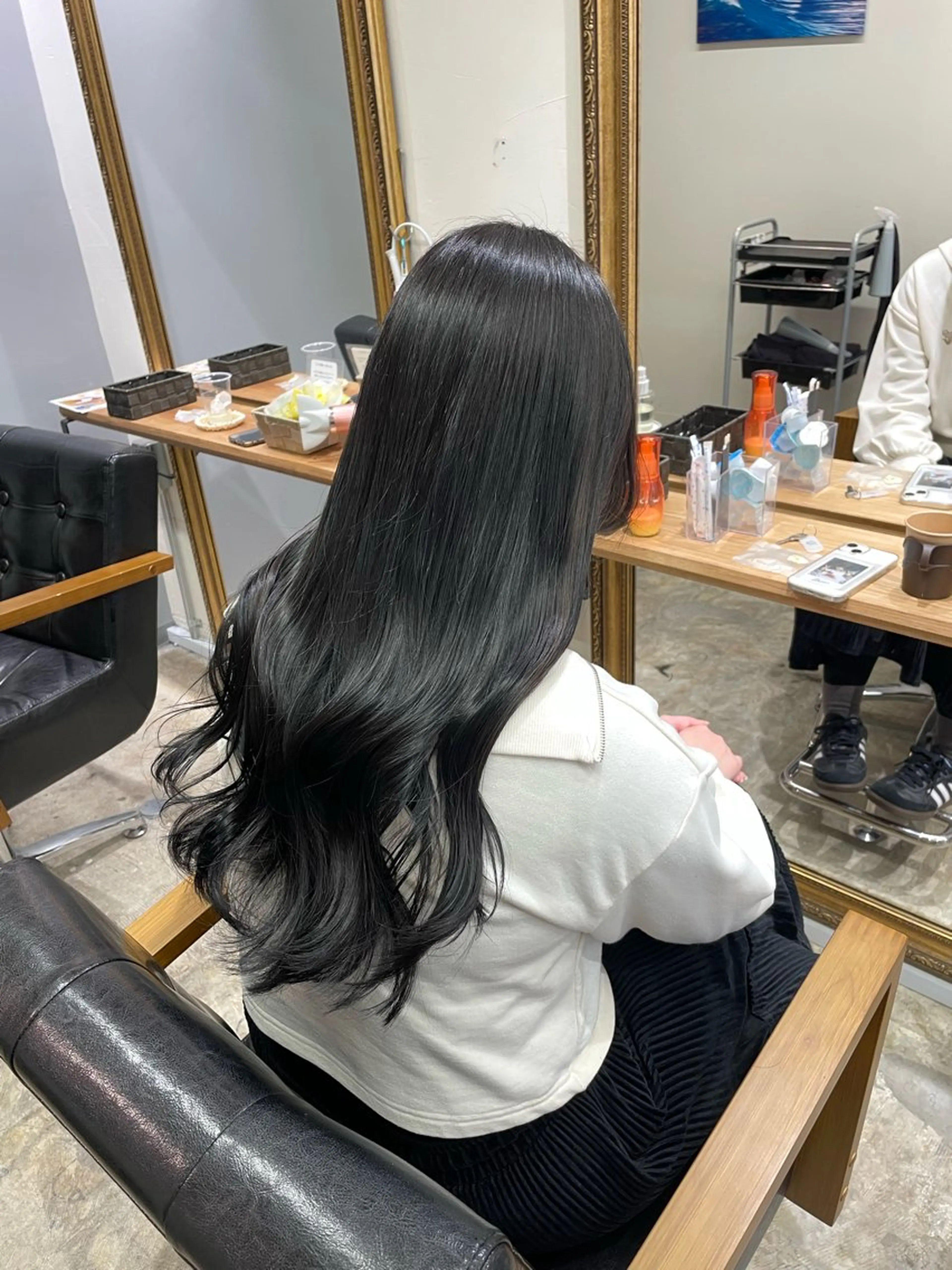 ロング カラー カット ヘアカラー 飯島朋香 オリーブベージュ🌿のヘアスタイル