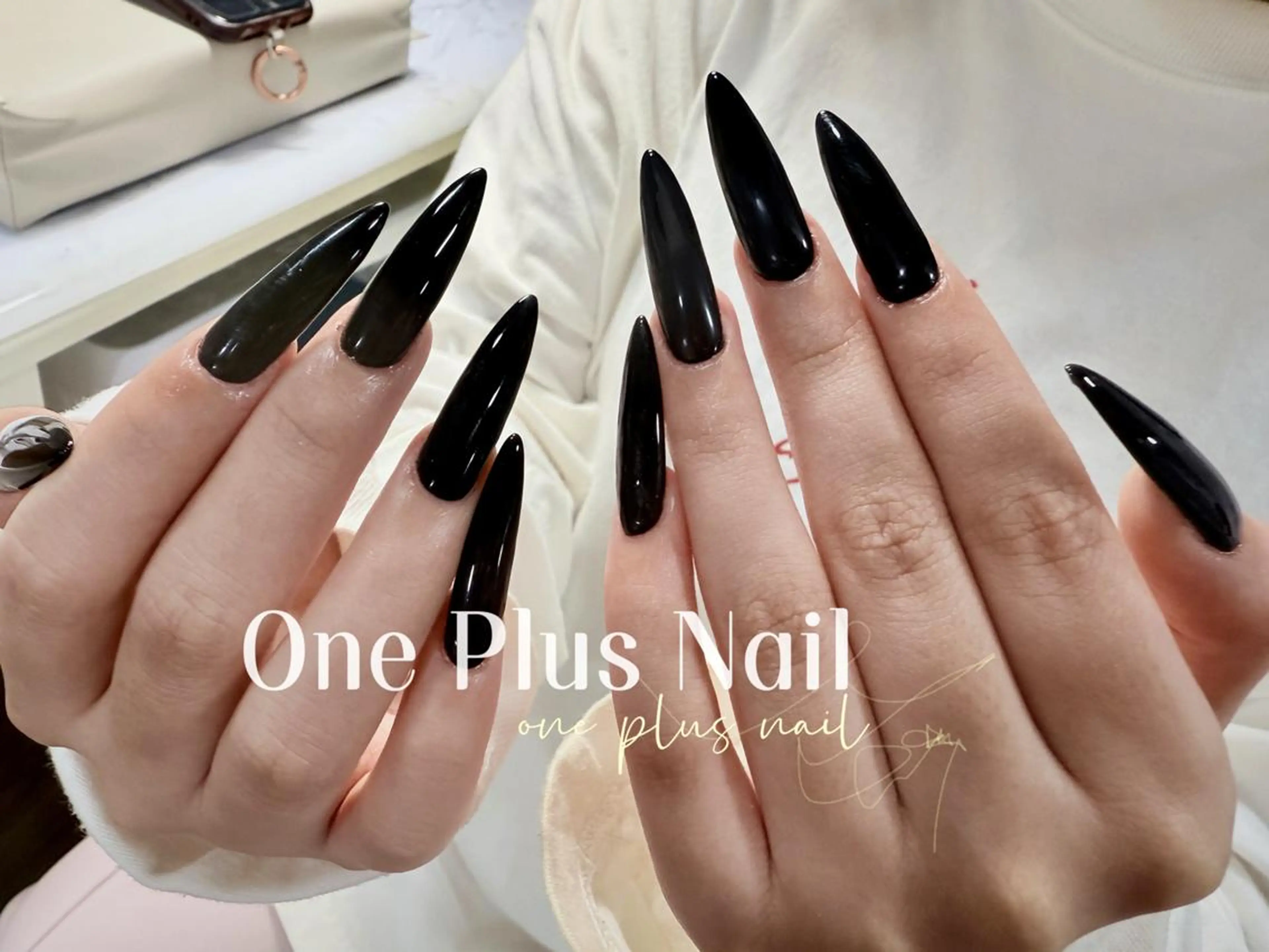 ネイル ハート キラキラネイル 韓国ネイル ロングネイル 持ち込み ハンドネイル One Plus Nail Salonのネイルデザイン