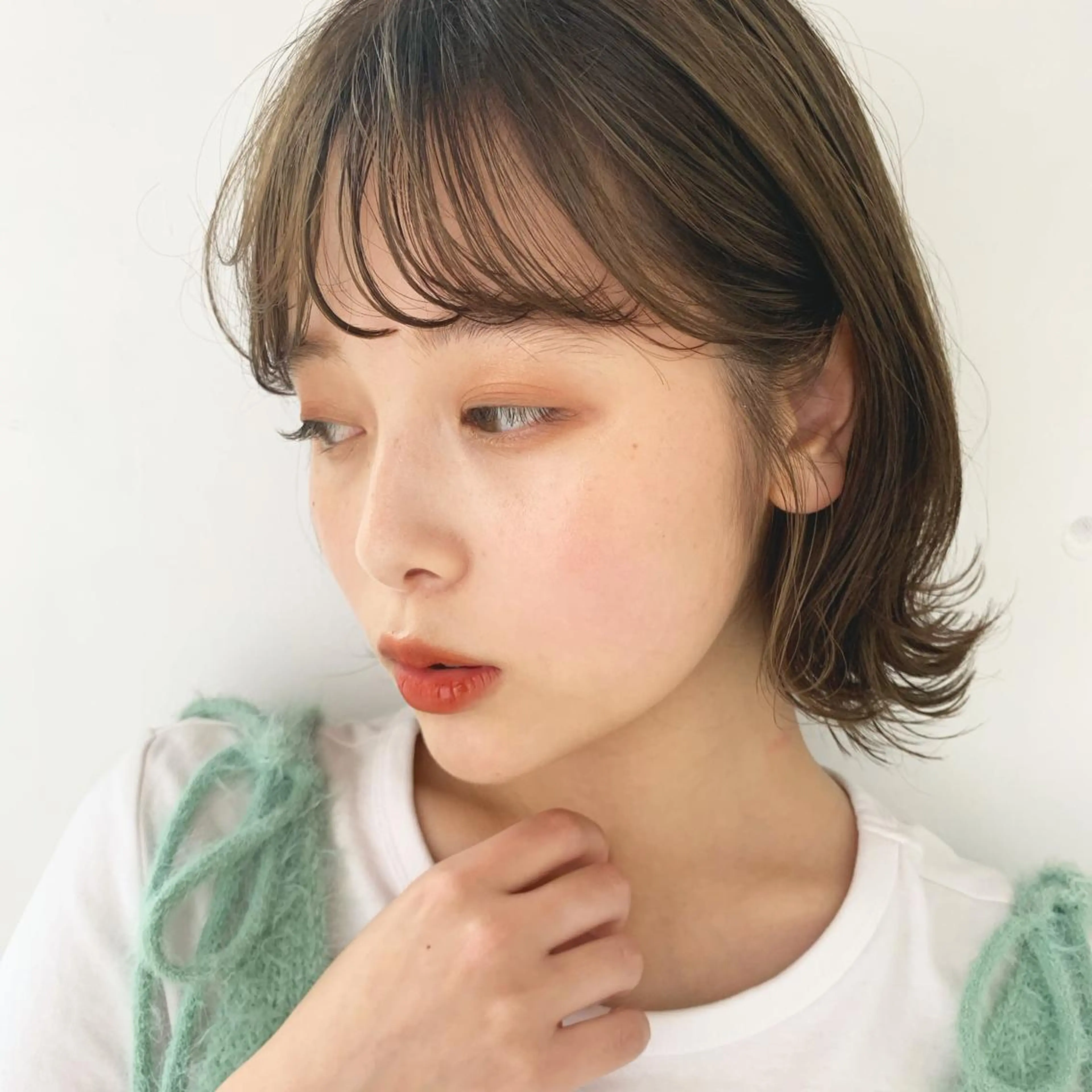 ミディアム カラー ベージュカラー ココアベージュ ボブ カット ヘアカラー トリートメント chama レイヤーカットのヘアスタイル