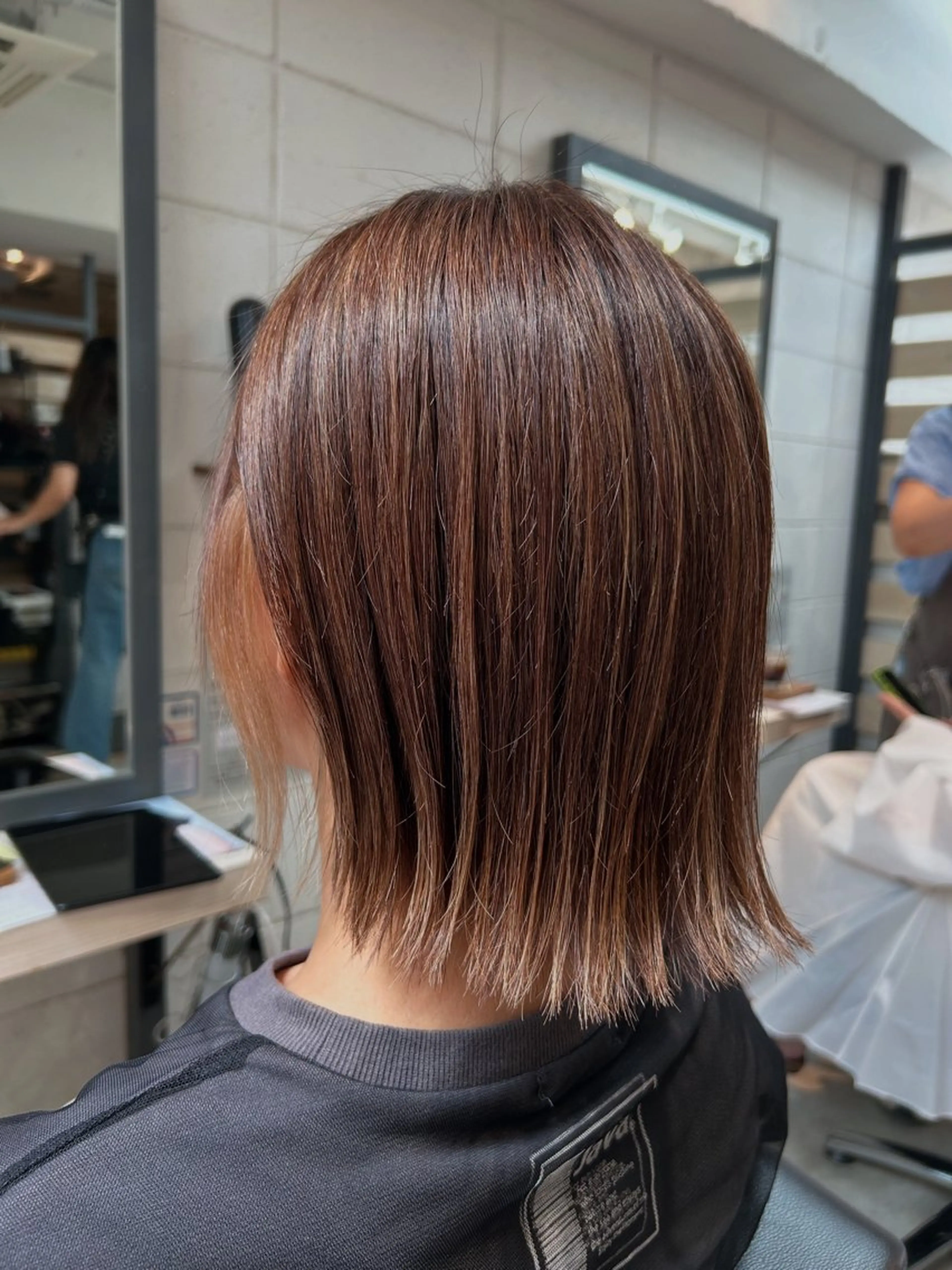 ミディアム カラー ハイライトカラー インナーカラー ボブ ハイライト 外ハネヘア RISE HAIR BRAND 豊中所属・森 京加のヘアスタイル