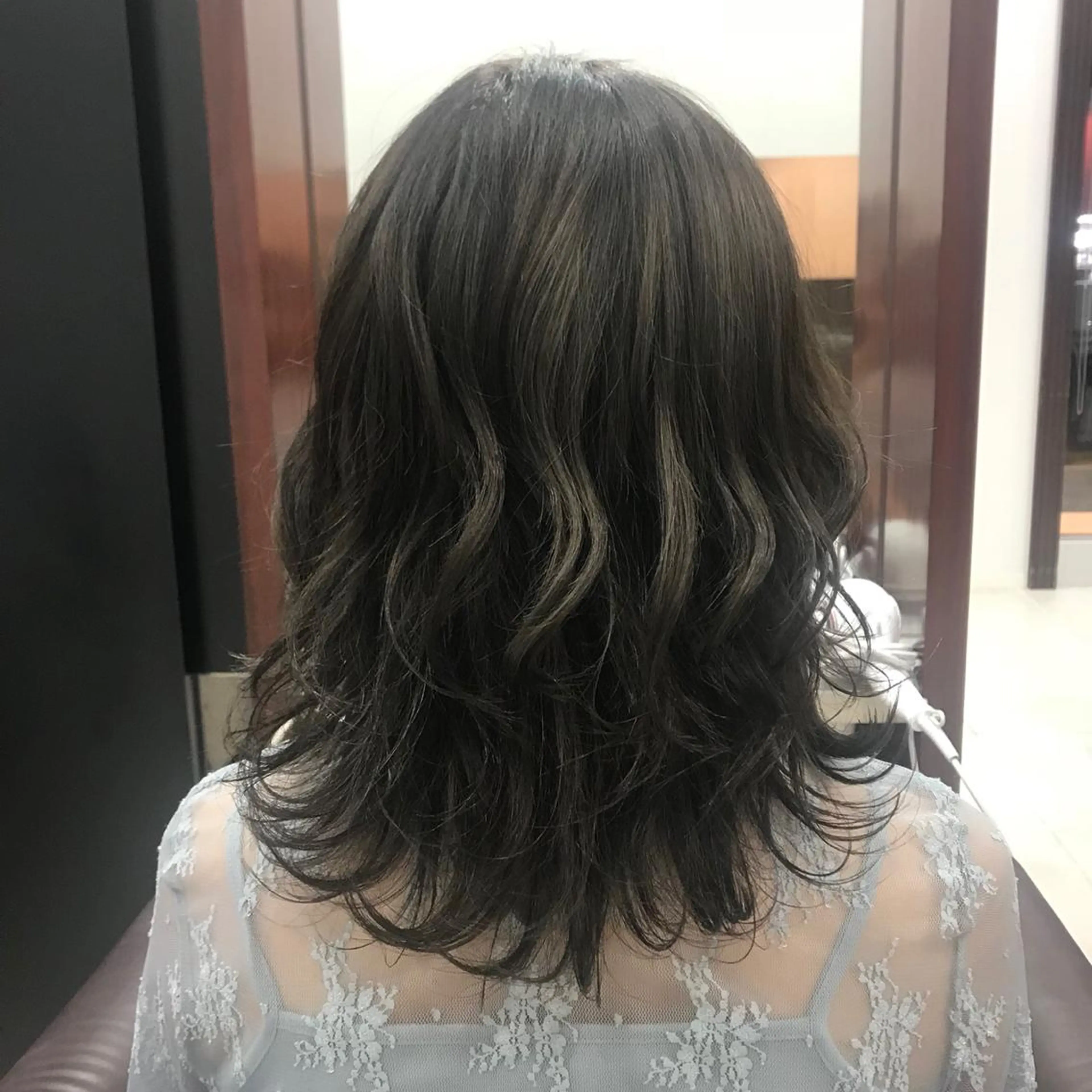 ミディアム 佐山 聖玲奈のヘアスタイル