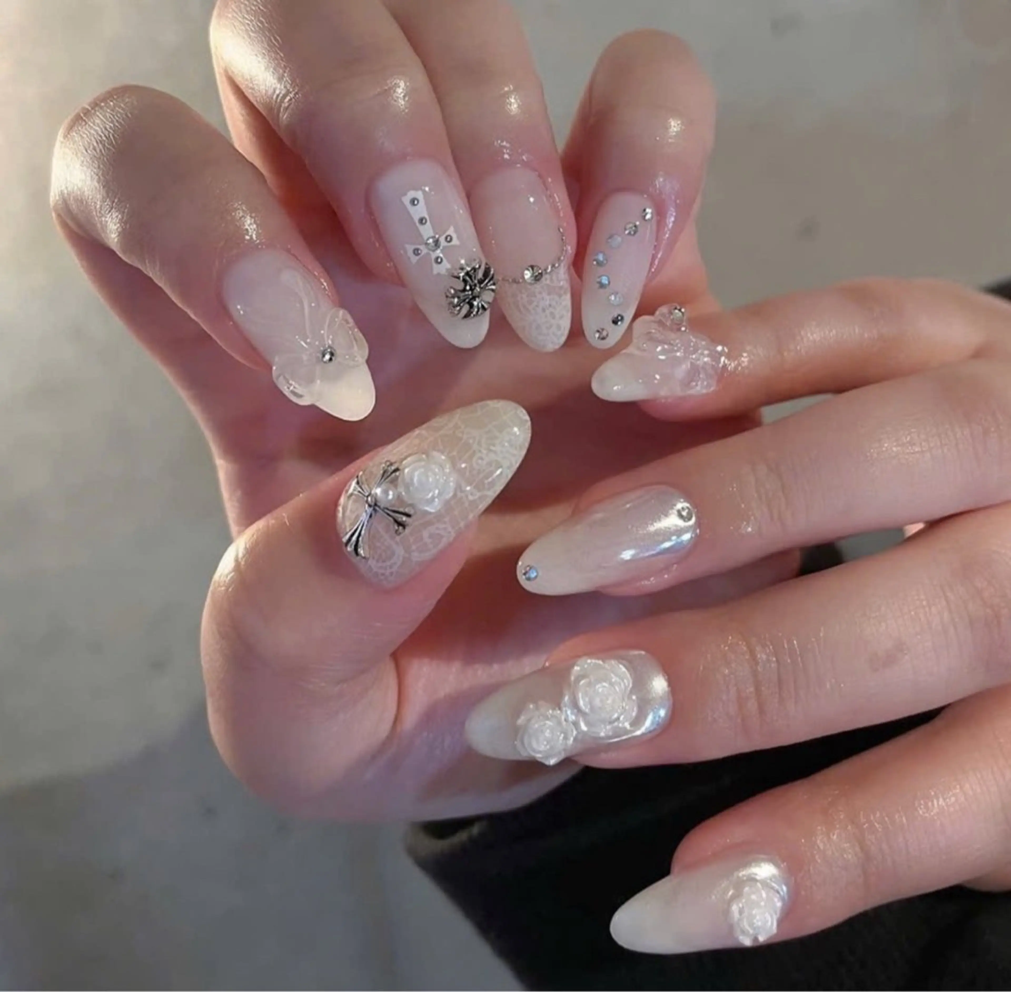 ネイル アニマル柄 オーロラネイル チークネイル フラッシュネイル ジェルネイル ハンドネイル Lyna Nail のネイルデザイン
