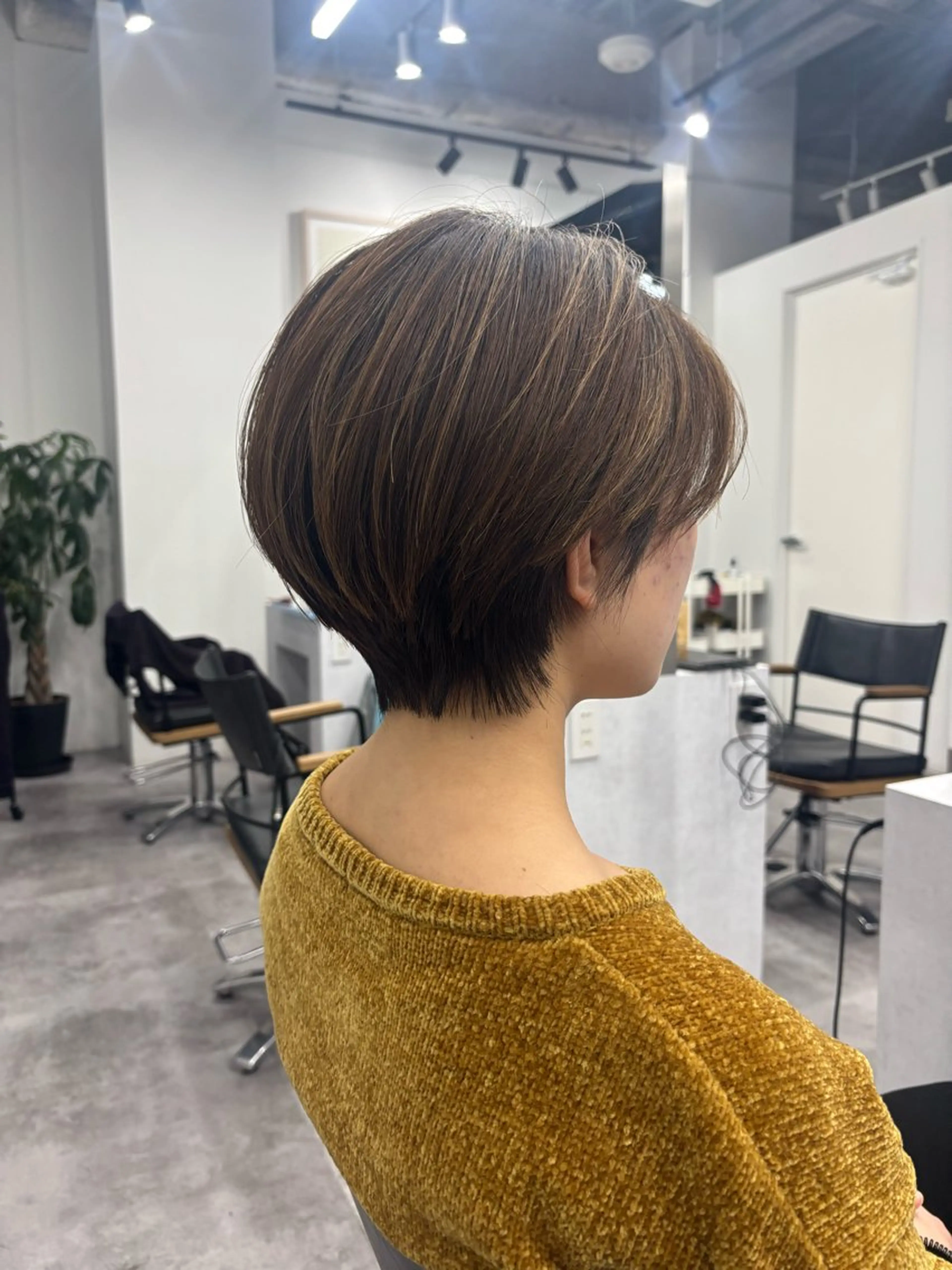 ショート カラー ヘアアレンジ マエダ アズミ🌱のヘアスタイル