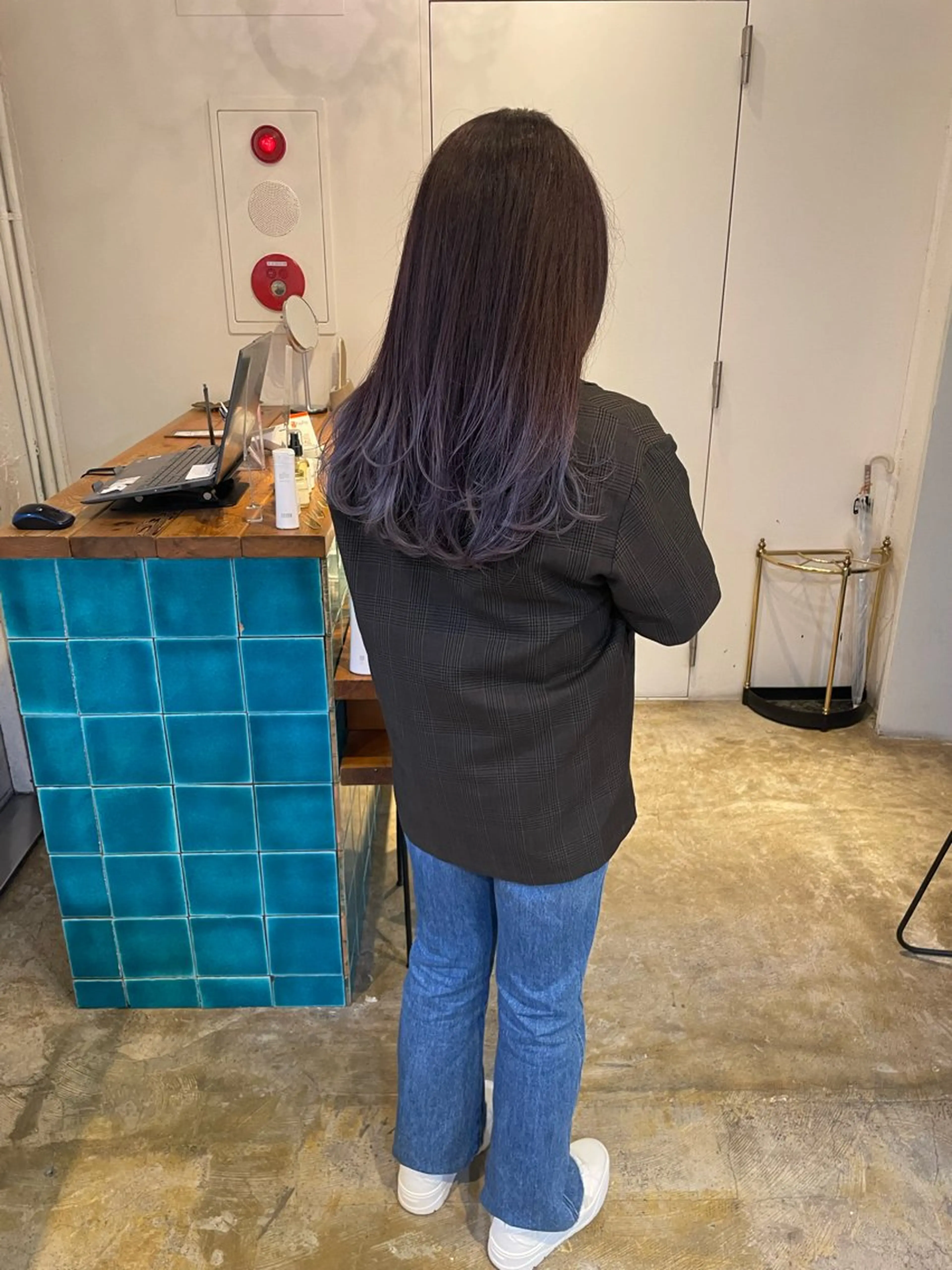 ロング カラー グラデーションカラー ラベンダーカラー レイヤーカット カット ヘアカラー トリートメント MIOベージュカラー 柔らかいカラーのヘアスタイル