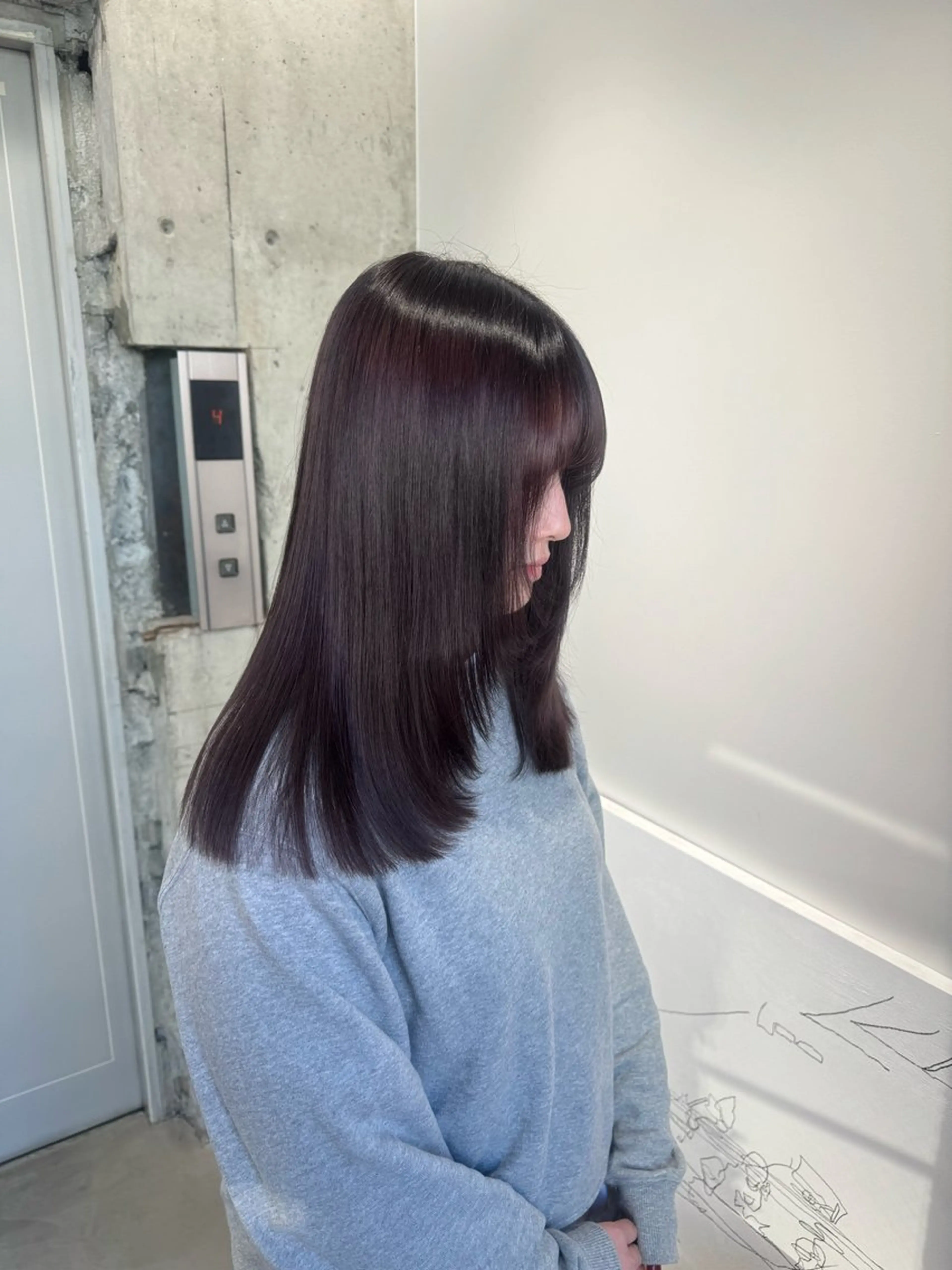 セミロング 顔まわりレイヤー 顔周りカット レイヤーカット カット ヘアカラー 髪質改善特化newi ‎🤍amaneのヘアスタイル