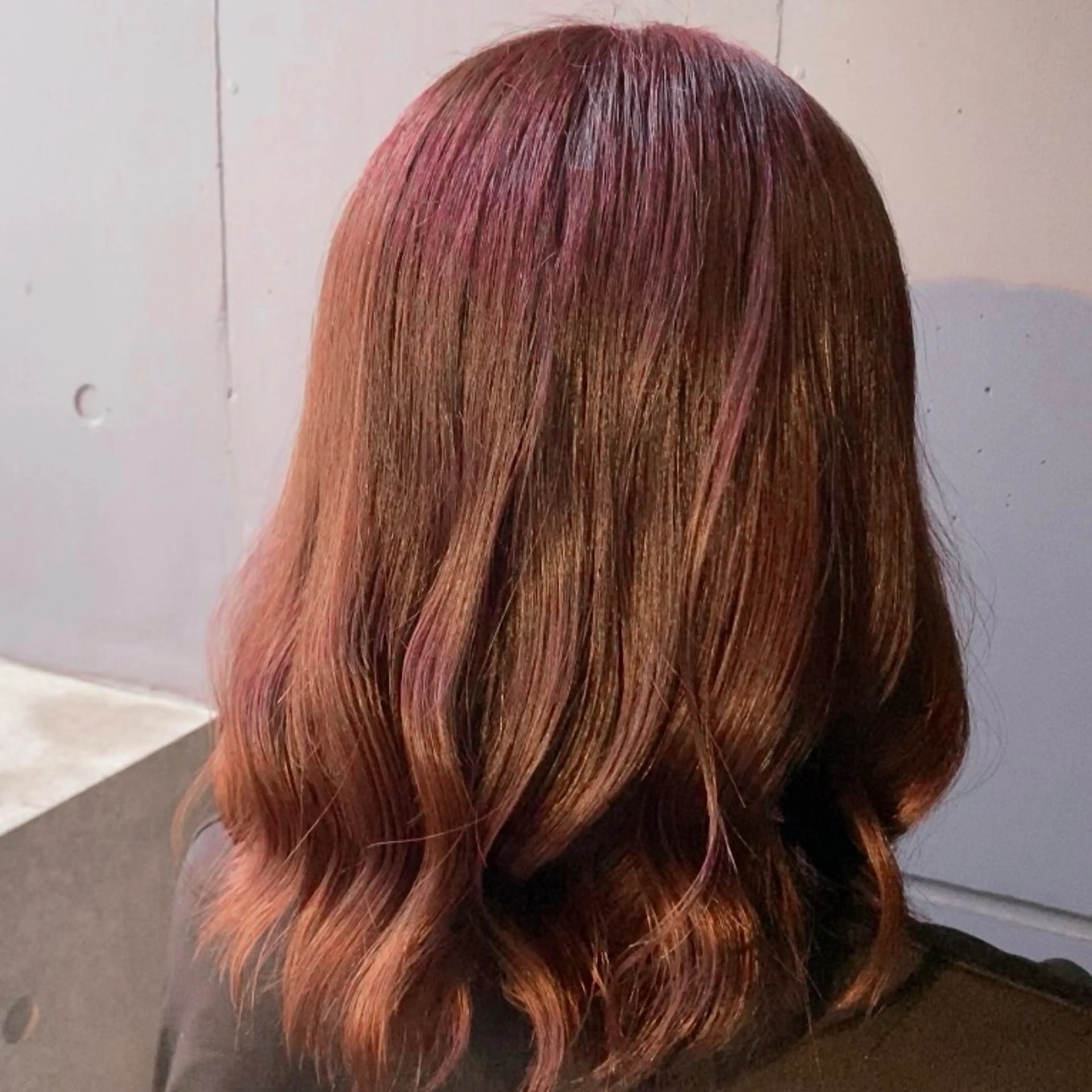 セミロング 艶暖色カラー🍒 縮毛矯正ほののヘアスタイル