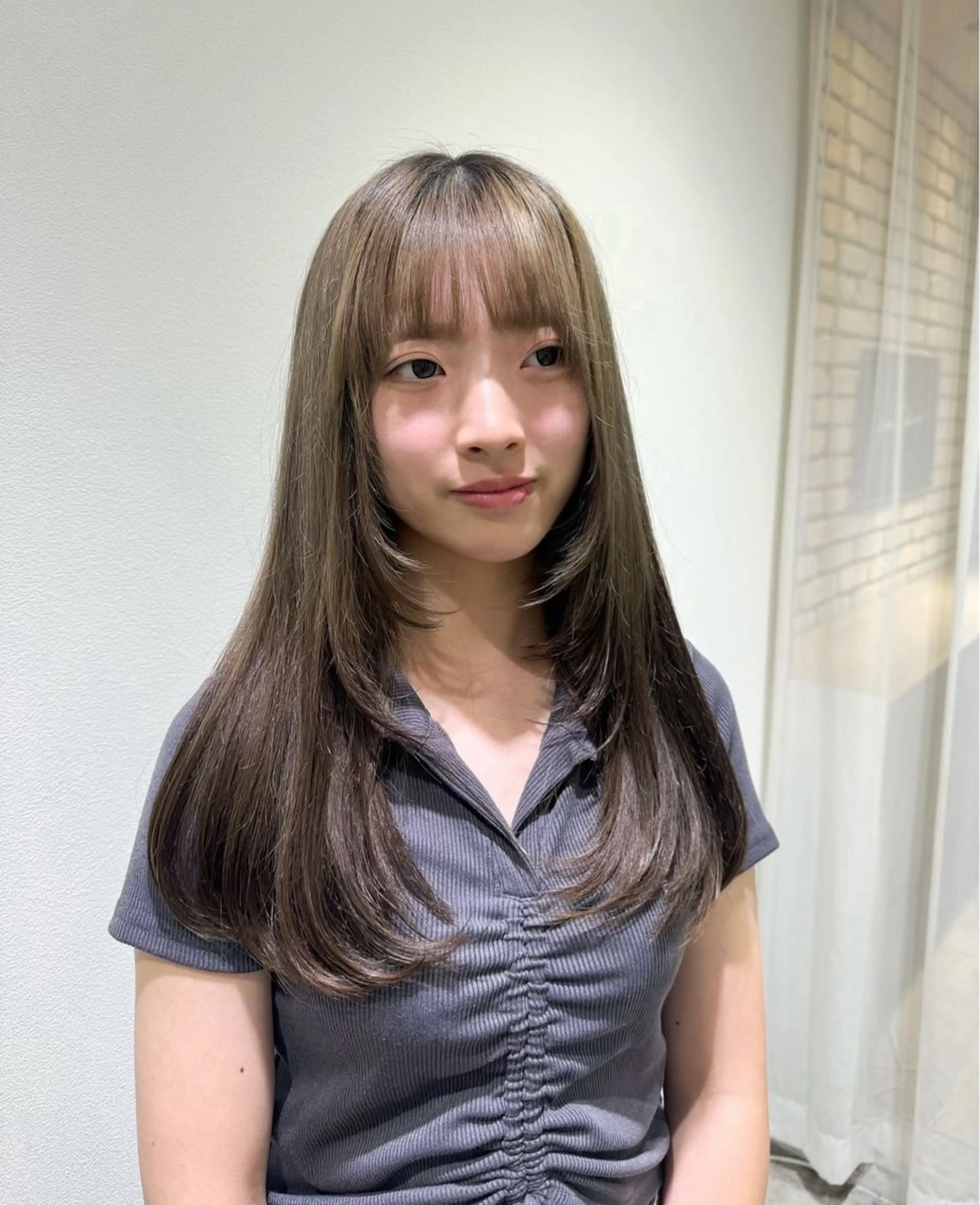 ロング レイヤーカット 遊佐 みくりのヘアスタイル