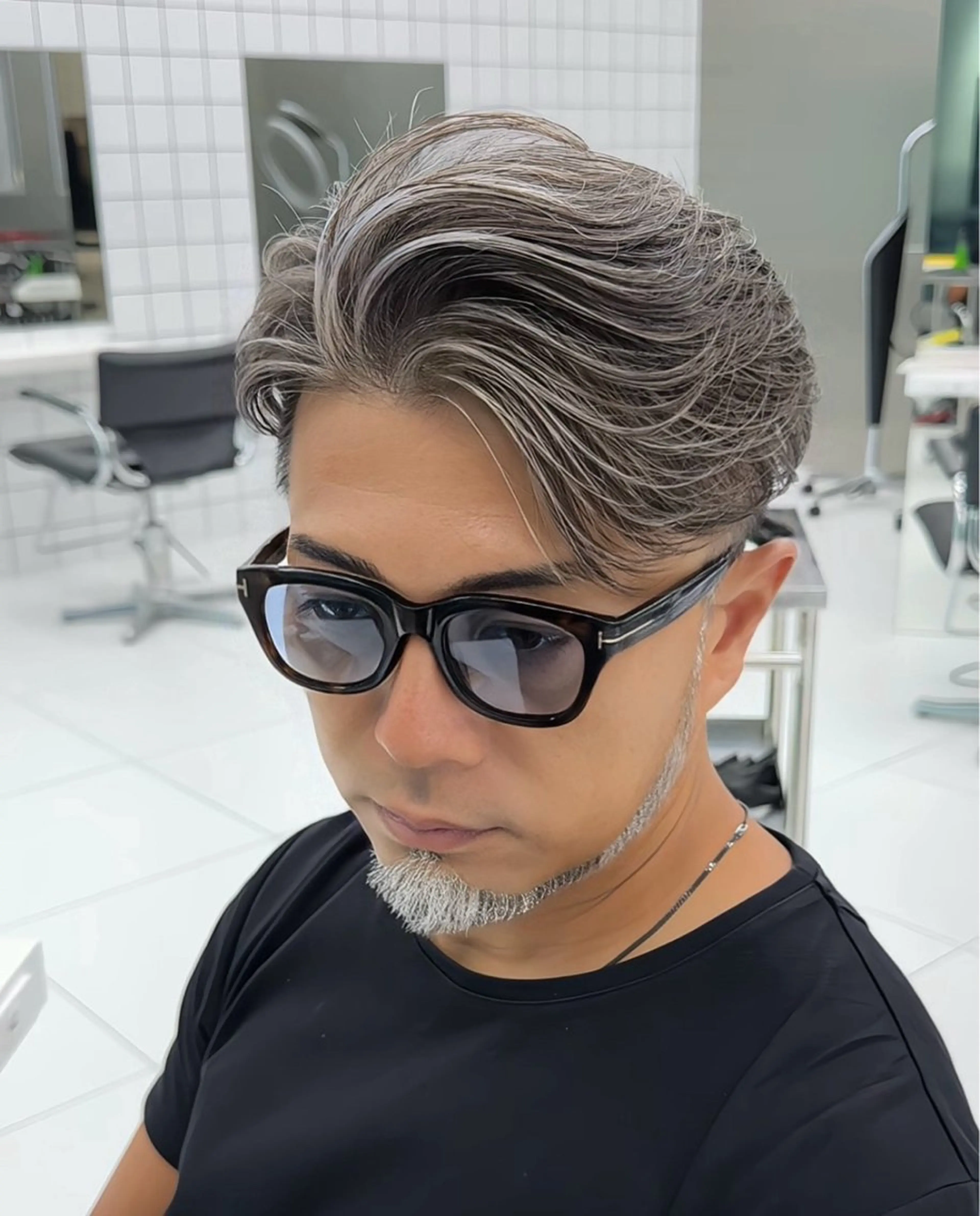 メンズ センターパート メンズハイライト メンズメッシュ カット ヘアカラー 白髪メッシュ/ 大人メッシュ/ぽんのヘアスタイル