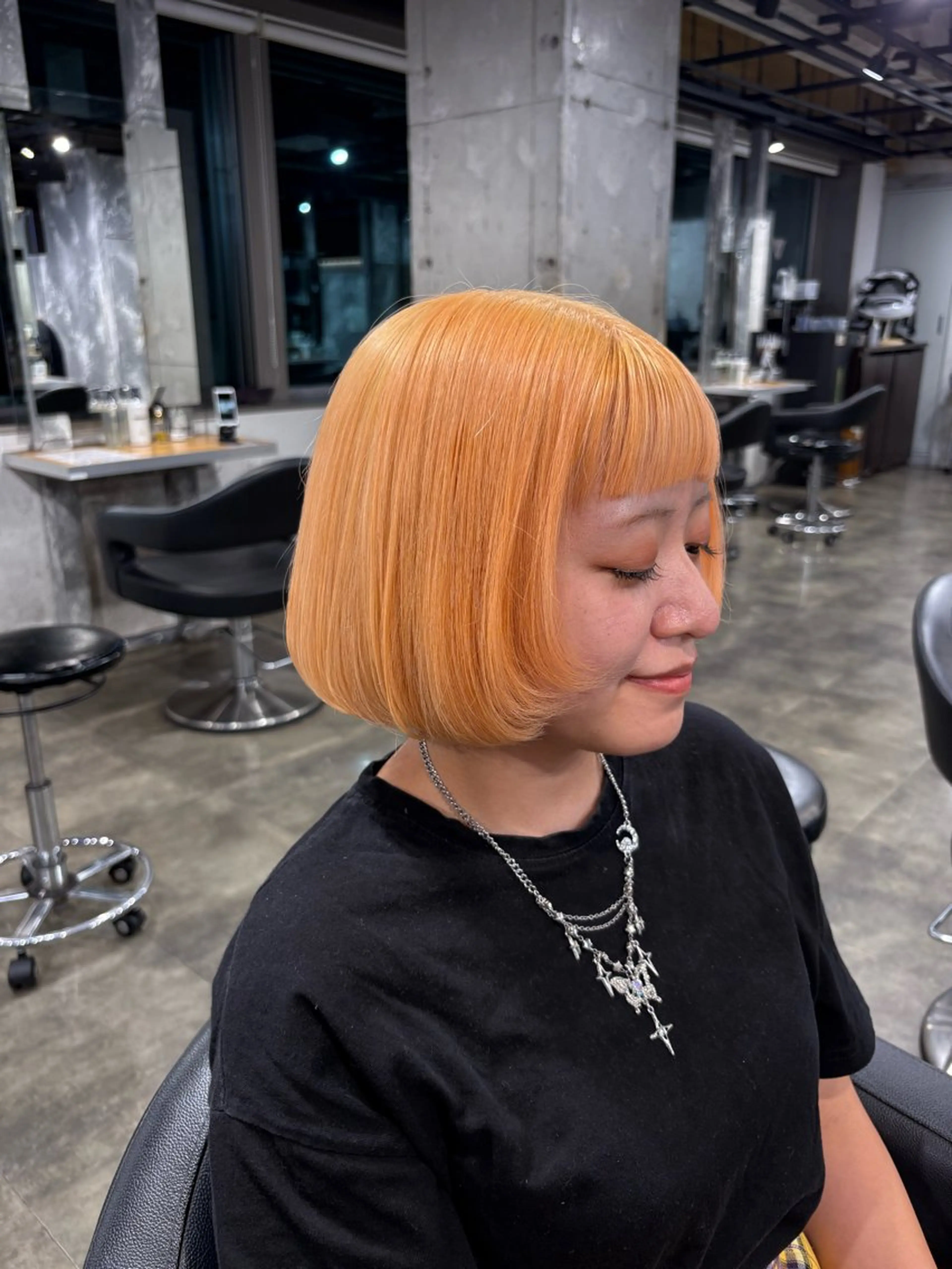 ミディアム カラー カット ヘアカラー ハイトーンブロンド 横浜💞ミオのヘアスタイル