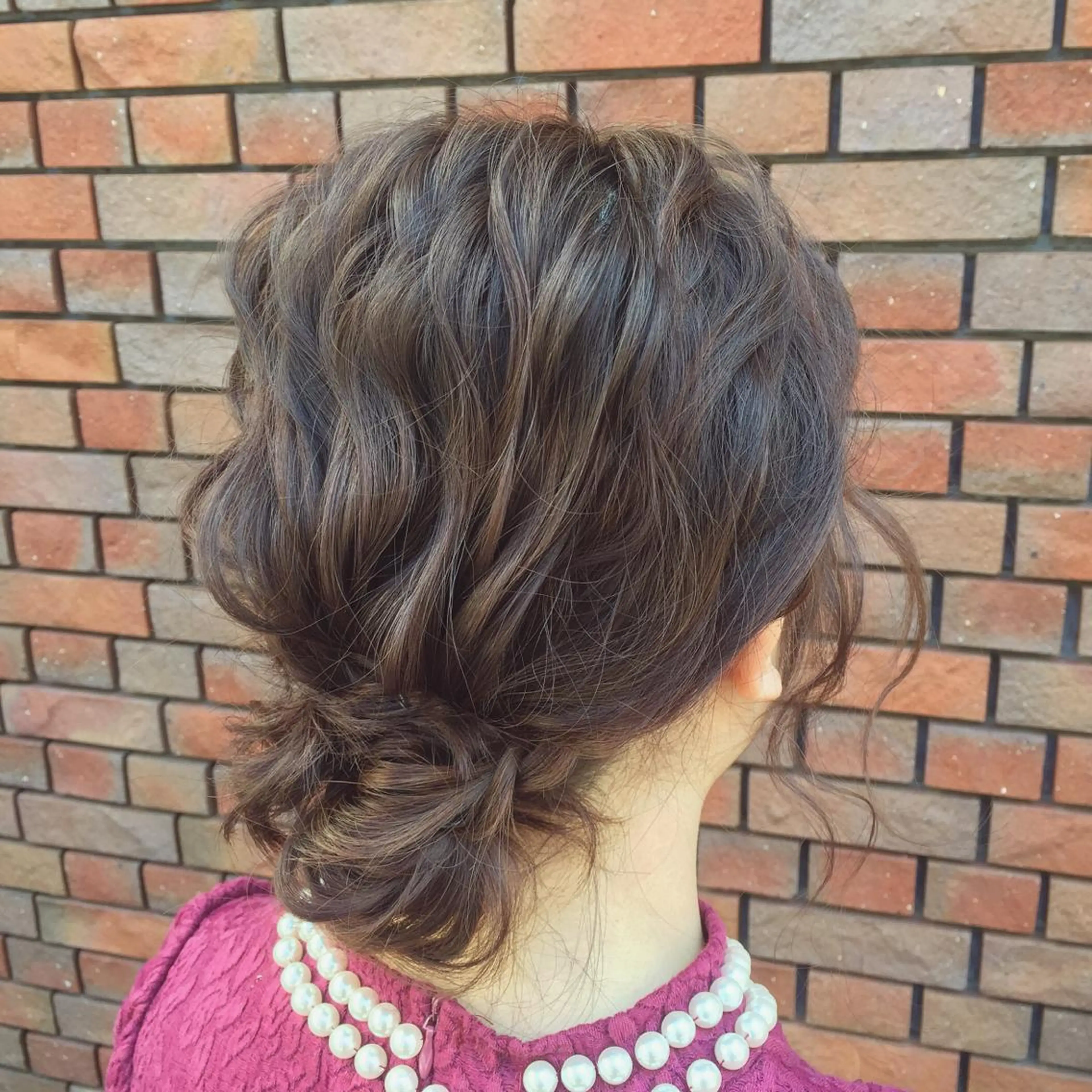 ミディアム ヘアアレンジ FÜRSTIN所属・西村大悟 ブリーチ縮毛矯正のヘアスタイル