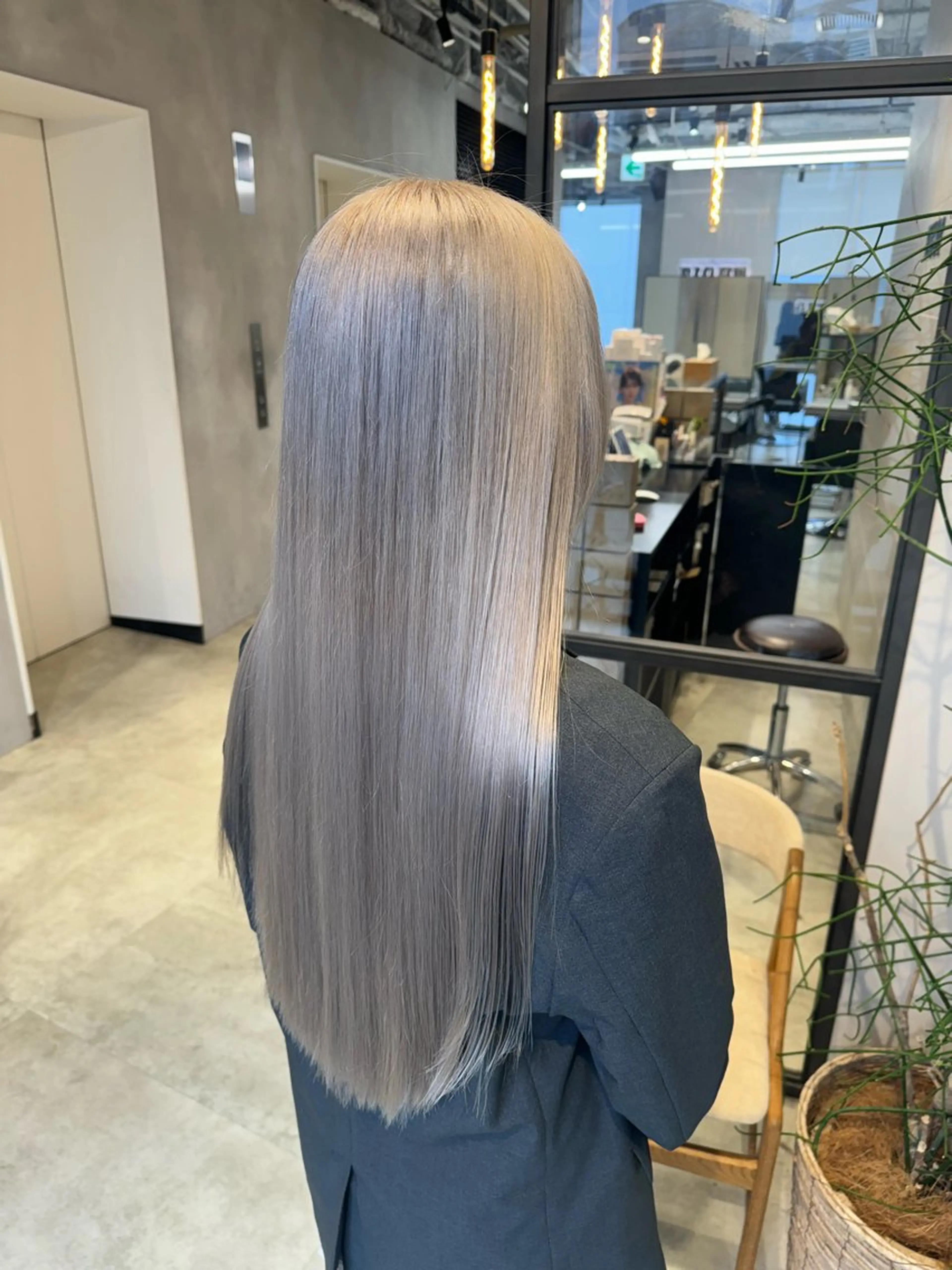 ロング カラー ブリーチ ロング カット ヘアカラー トリートメント 透明感カラー✨艶髪 制作🌱山根あゆみのヘアスタイル