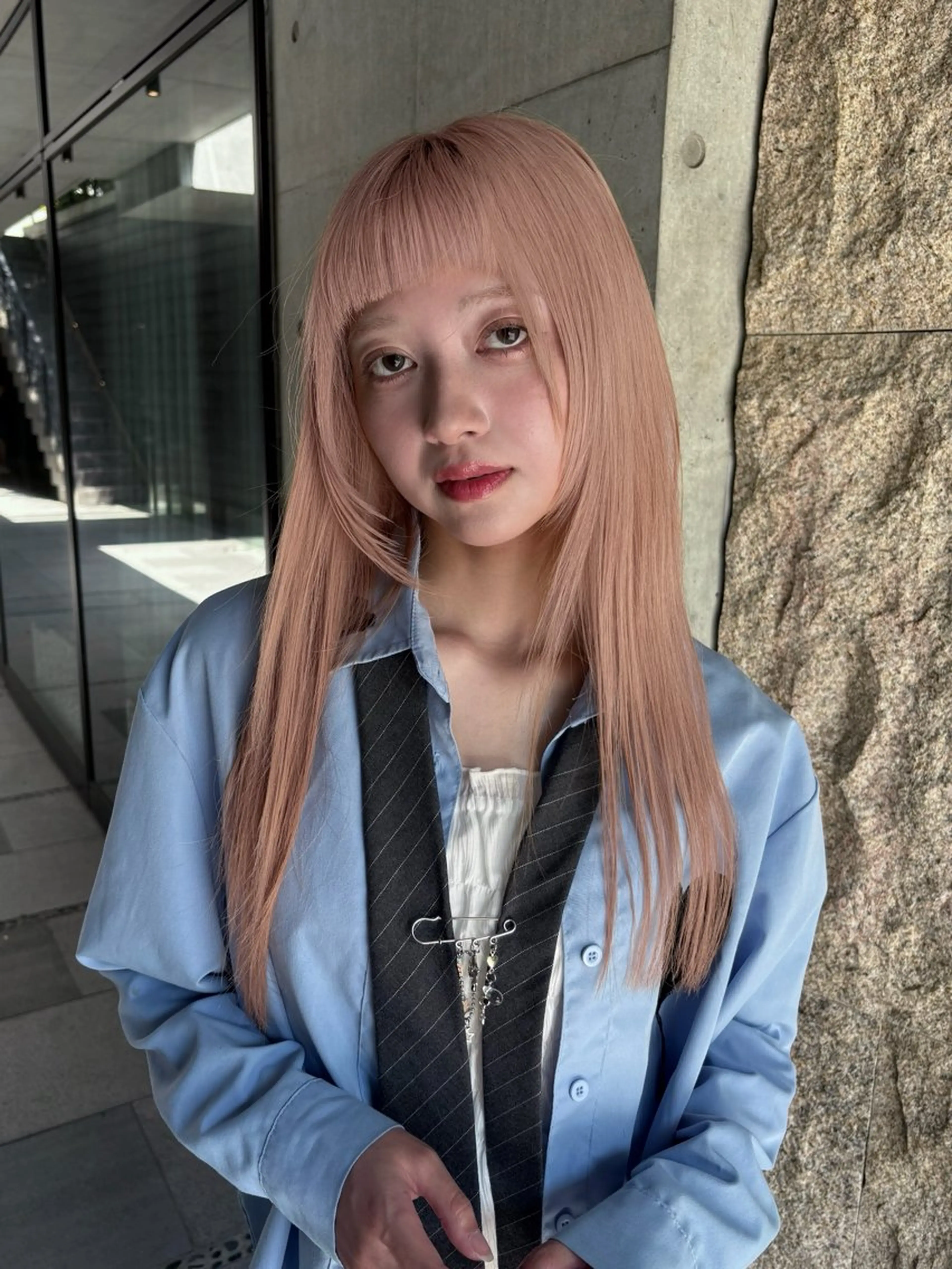 ロング カラー ベージュカラー ブリーチ ピンクカラー ピンクベージュ ヘアカラー 🦋透明感カラー/ 寒色カラー/Risaのヘアスタイル