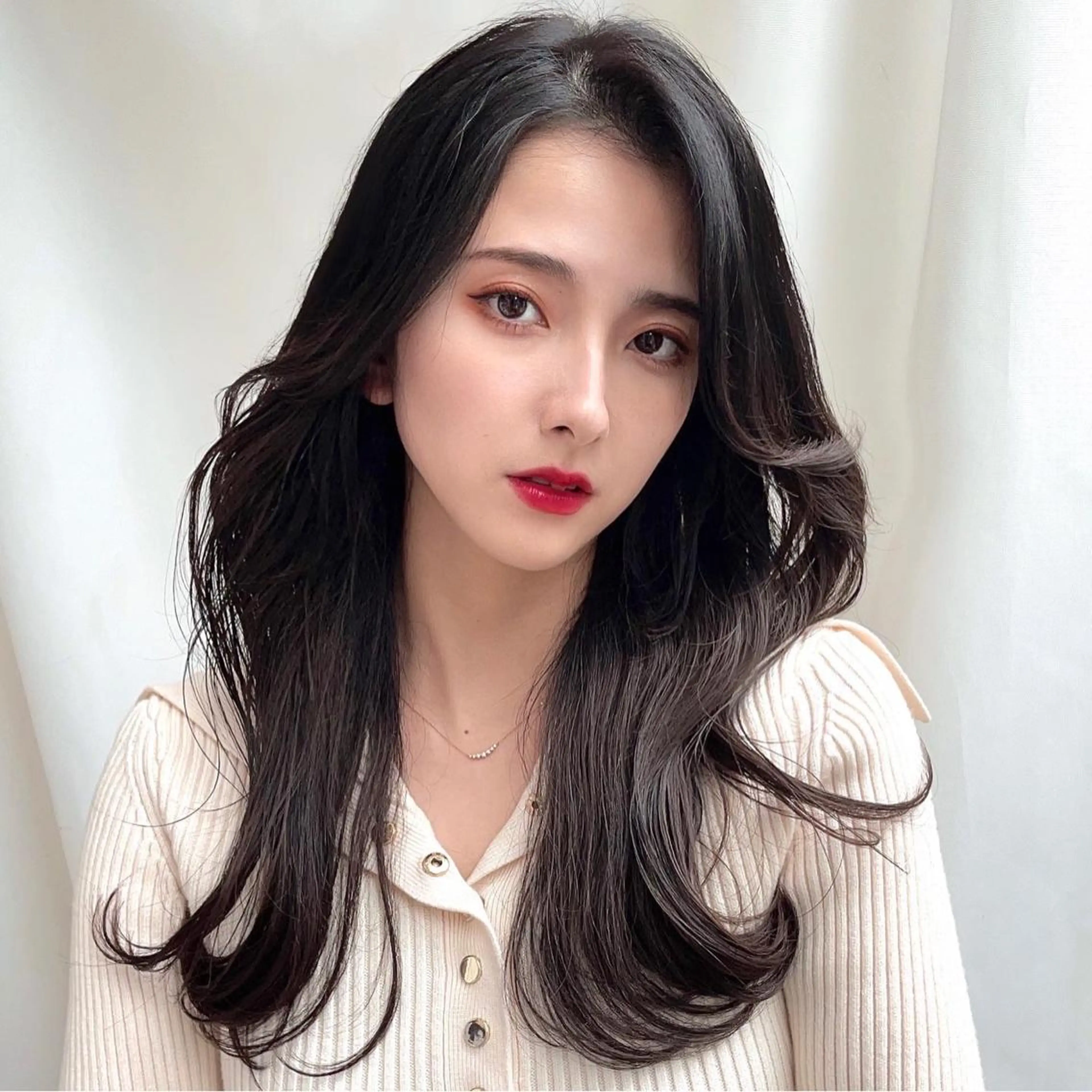 セミロング くびれヘア かきあげバング 似合わせカット 小顔カット ワンホンヘア カット ヘアカラー トリートメント ボブパーマ ウルフパーマのヘアスタイル