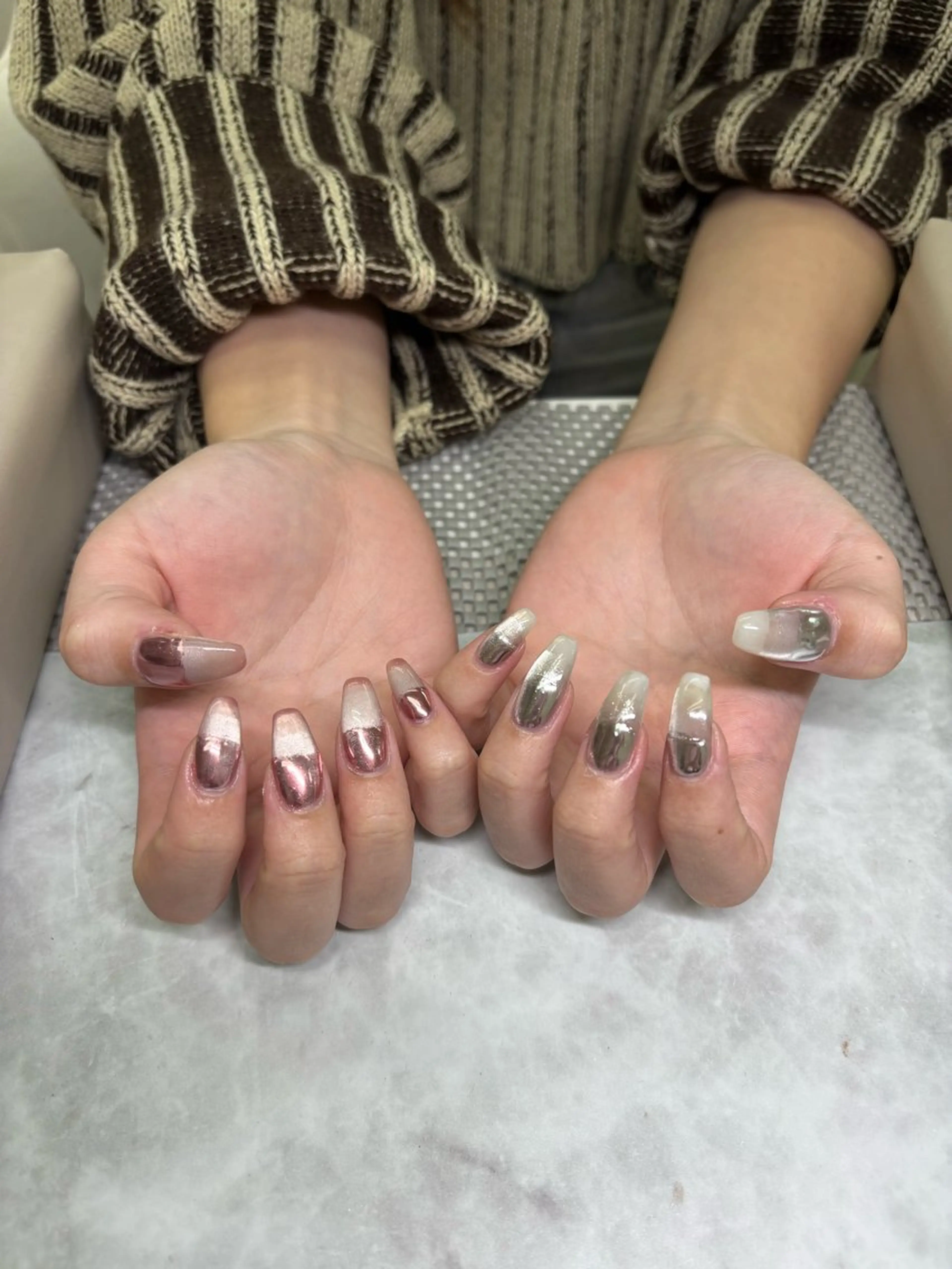 ネイル マグネットネイル ミラーネイル ハンドネイル Bianca Yoshidaのネイルデザイン