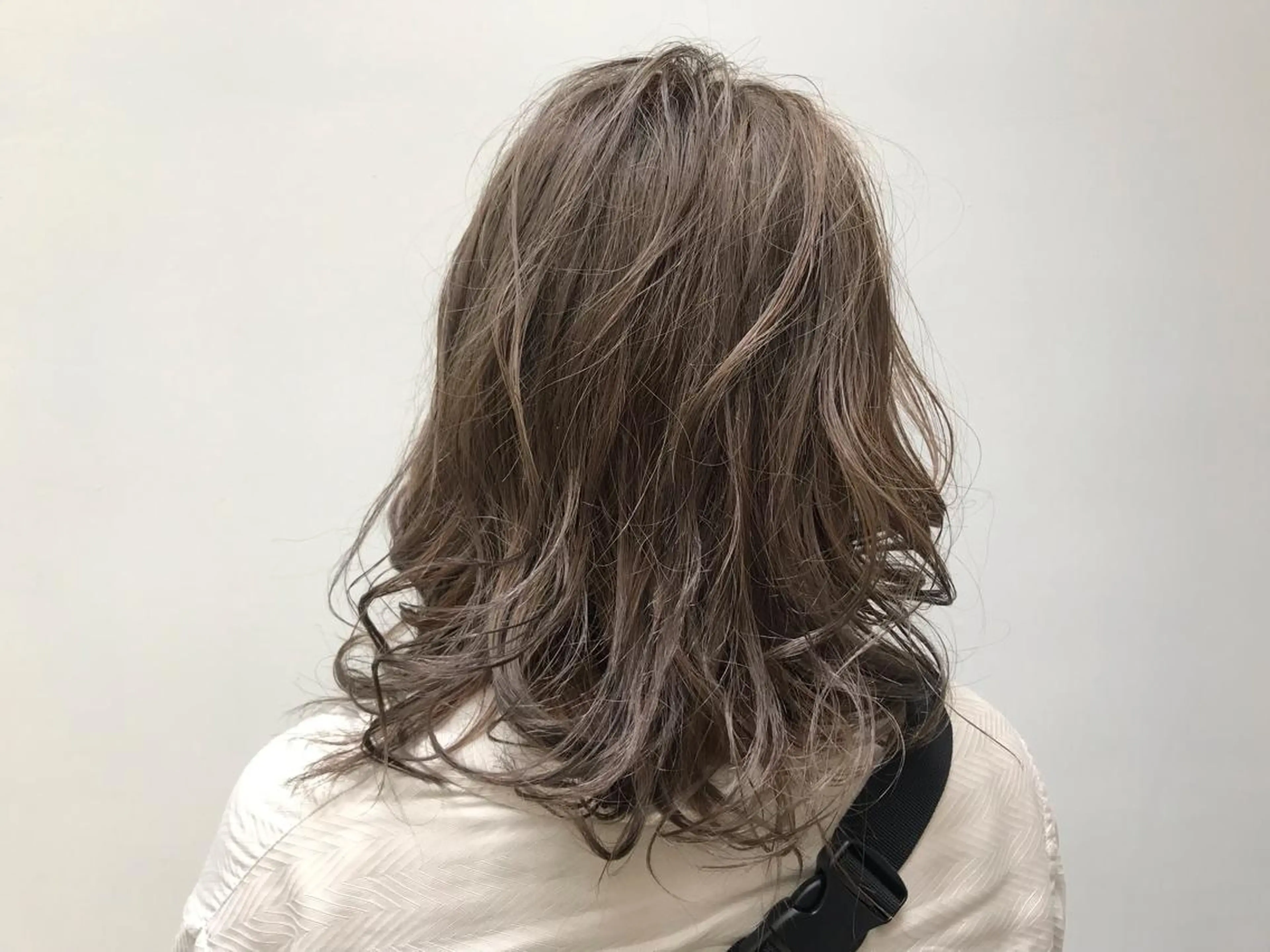 ミディアム カラー ヘアアレンジ ベージュカラー g  hair design所属・土屋 紗也果のヘアスタイル