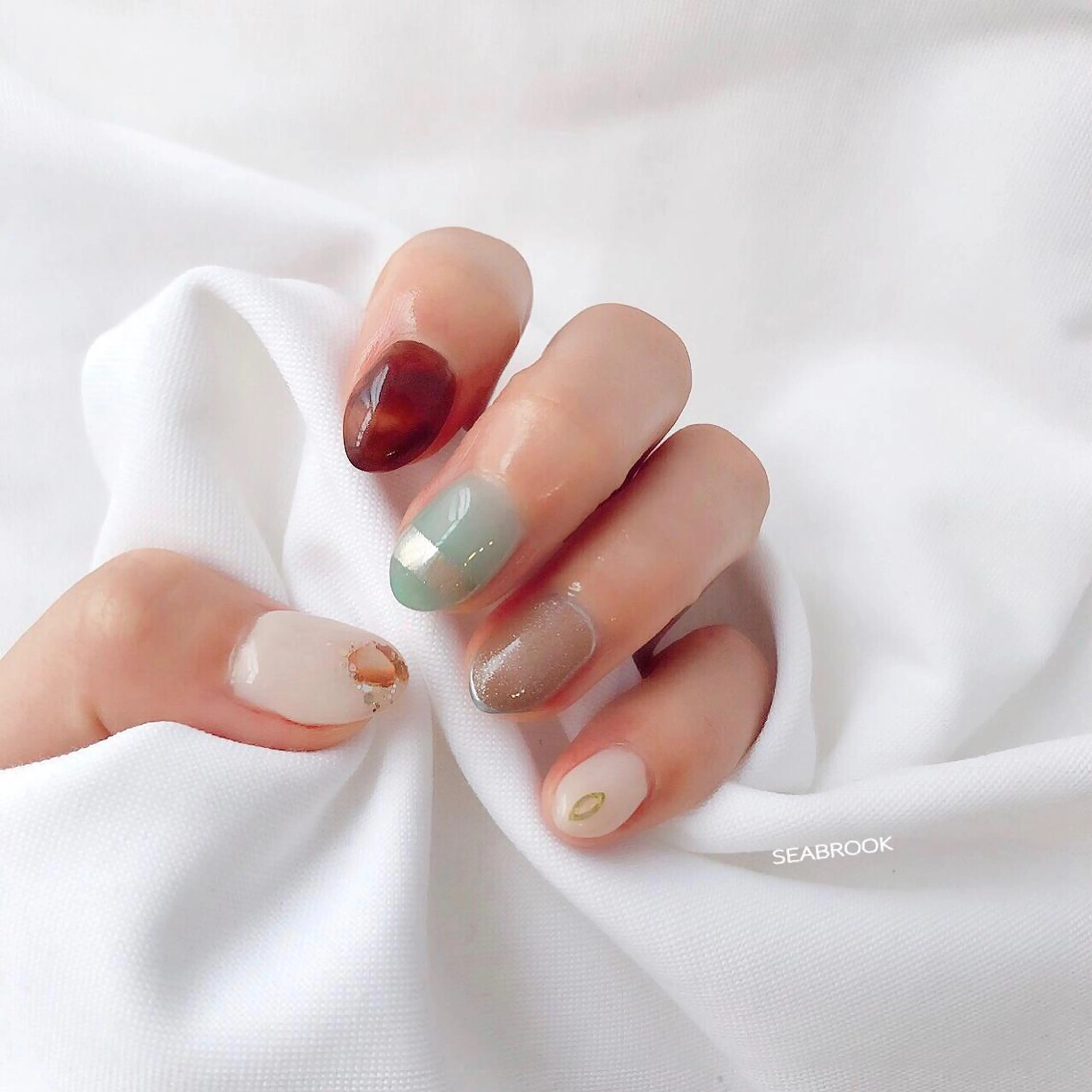 ネイル 鈴木 奈穂子のネイルデザイン