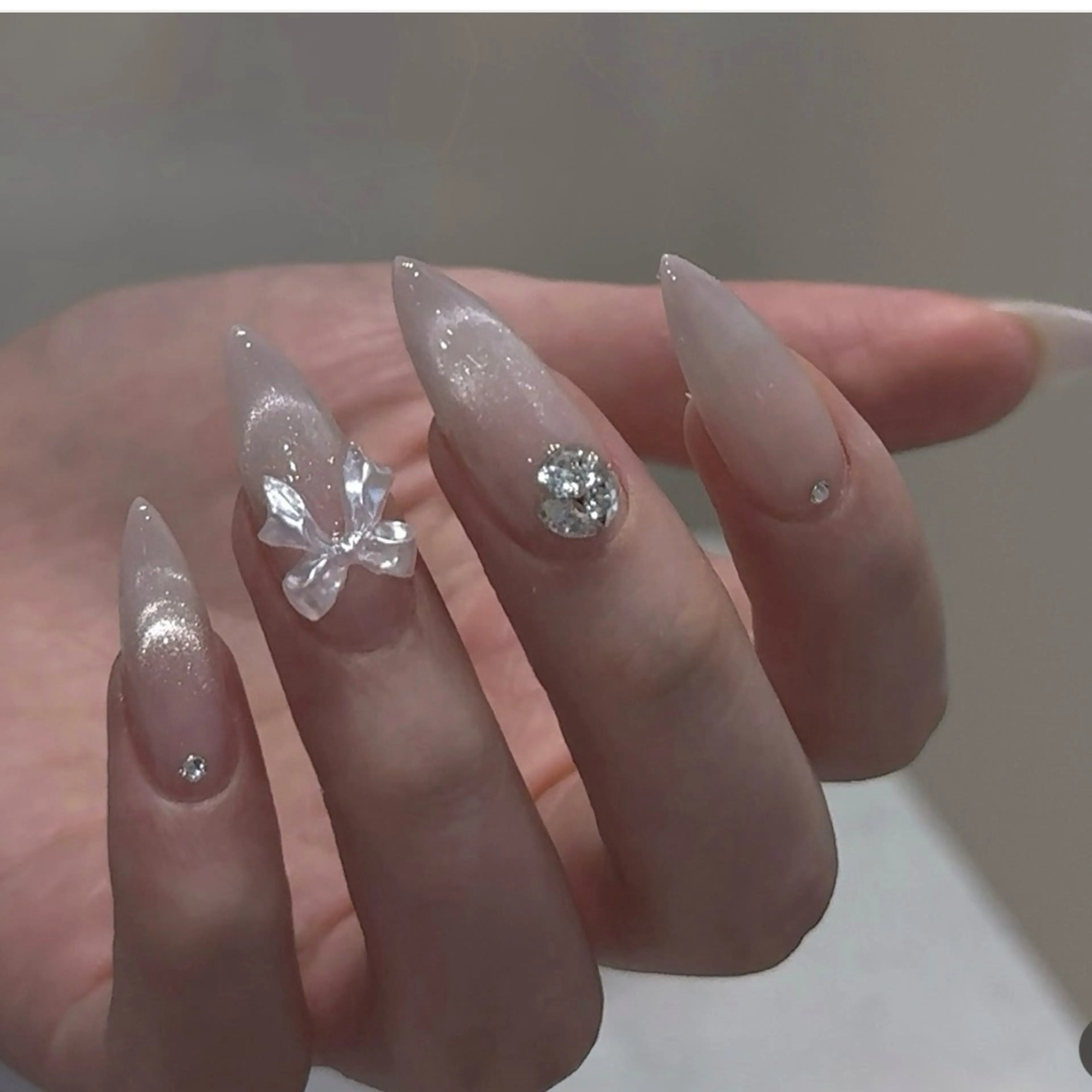 ネイル キラキラネイル 韓国ネイル マグネットネイル ミラーネイル ニュアンスネイル ハンドネイル Lala Nails所属・Lala Nailsのネイルデザイン