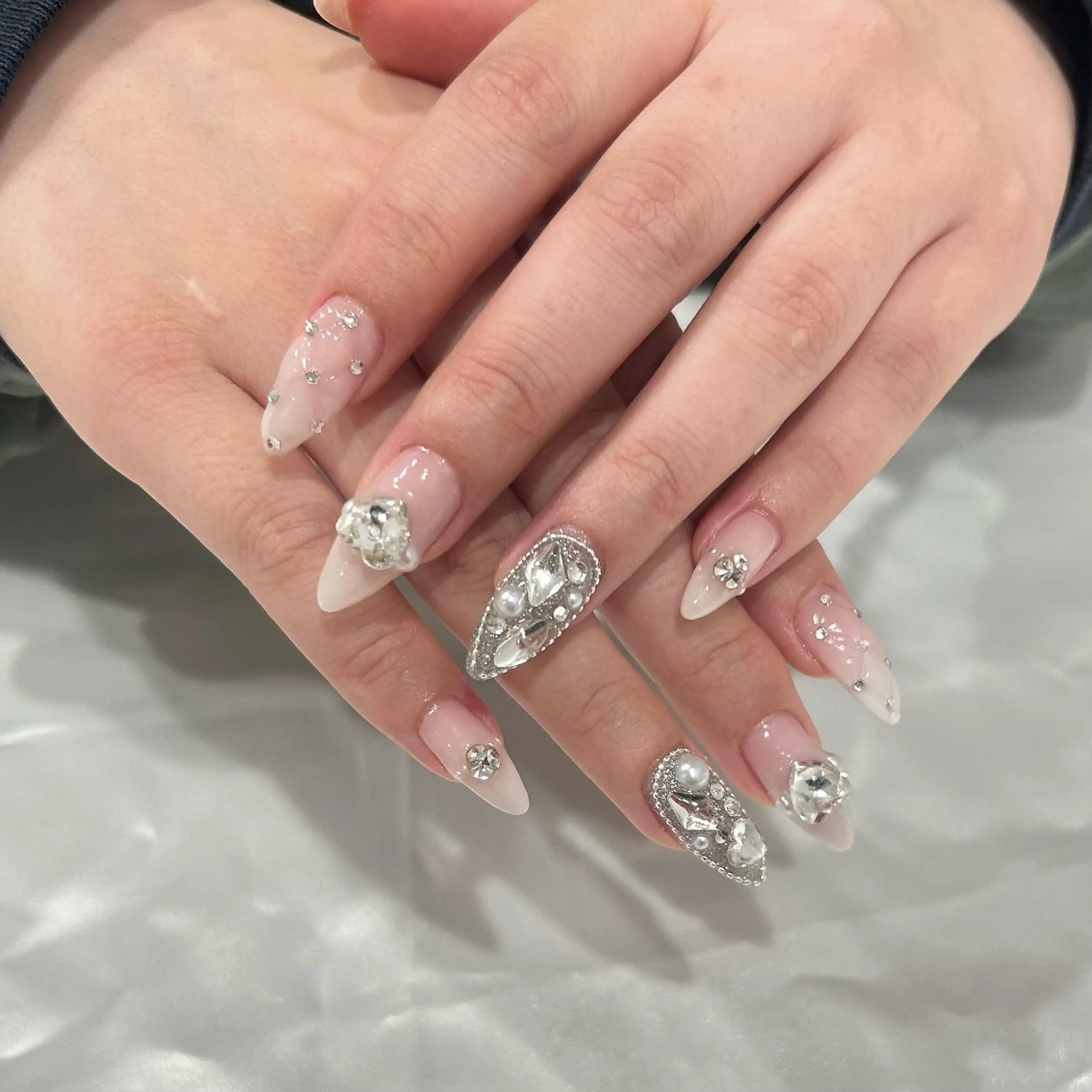 ネイル R Beauty Salon所属・R Beauty Salon 杉本のネイルデザイン