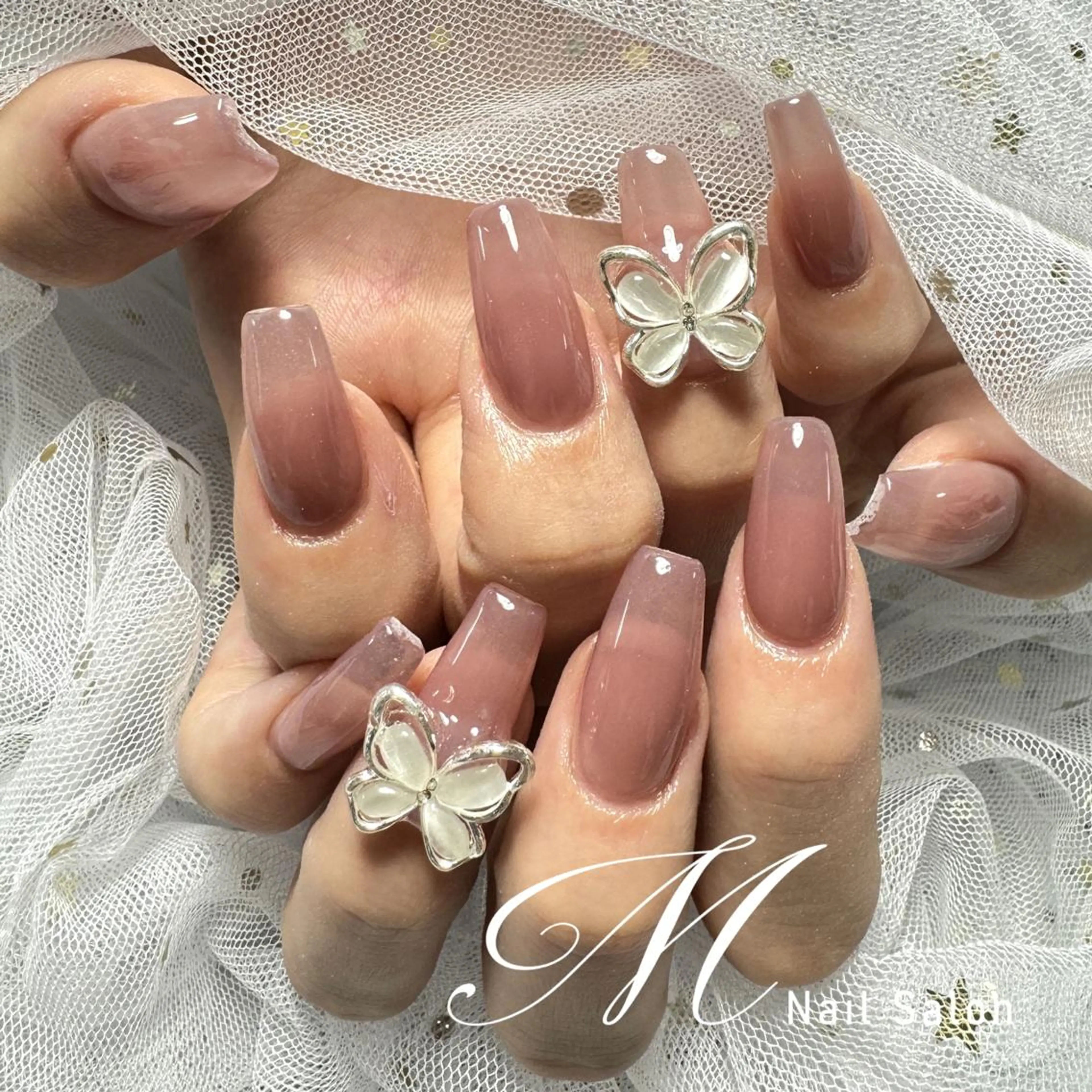 ネイル MNailパラ取扱店 🦋キャンペーン中✨のネイルデザイン