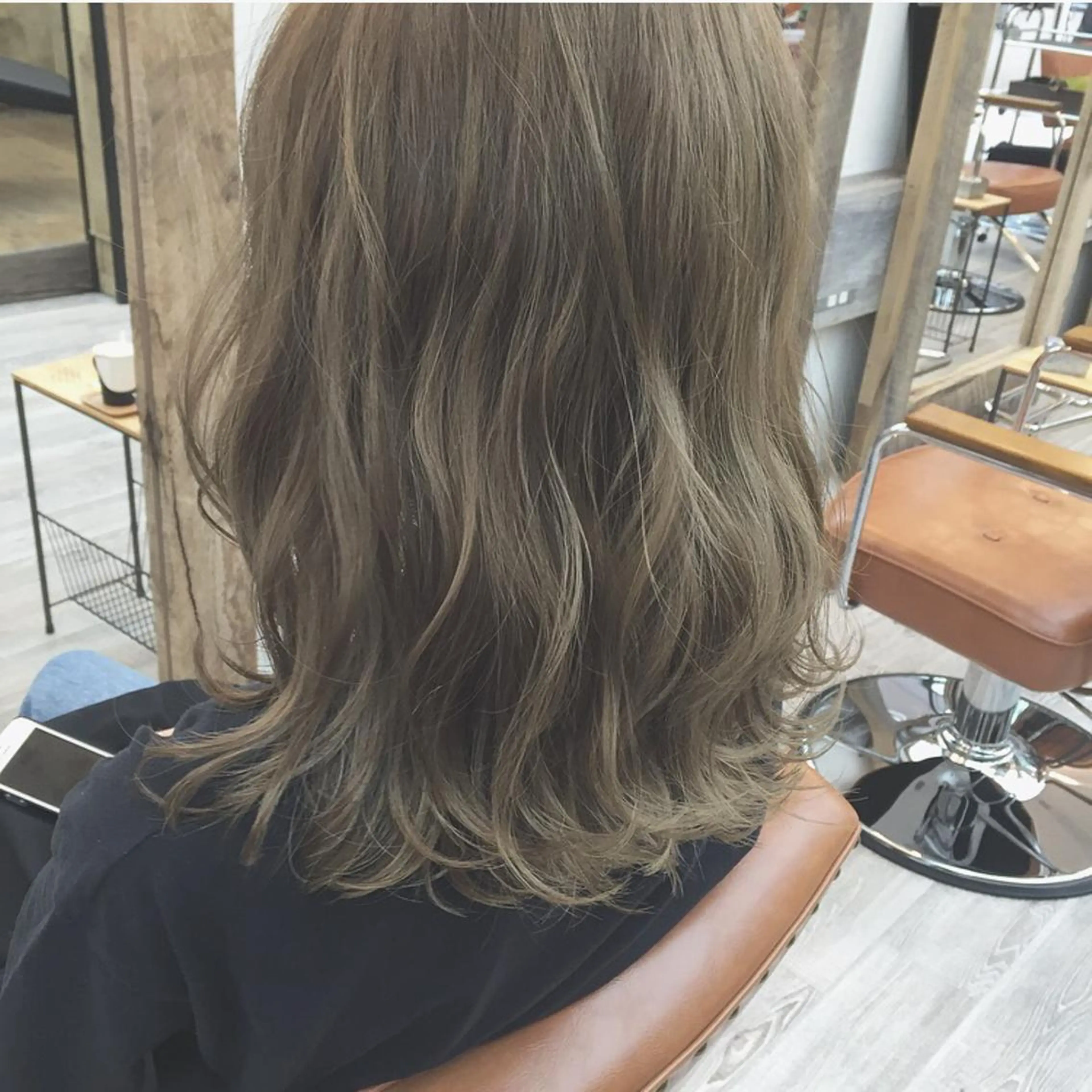 セミロング カラー ブリーチ 前髪顔周り✂️店長 ❤️アマミヤ❤️のヘアスタイル