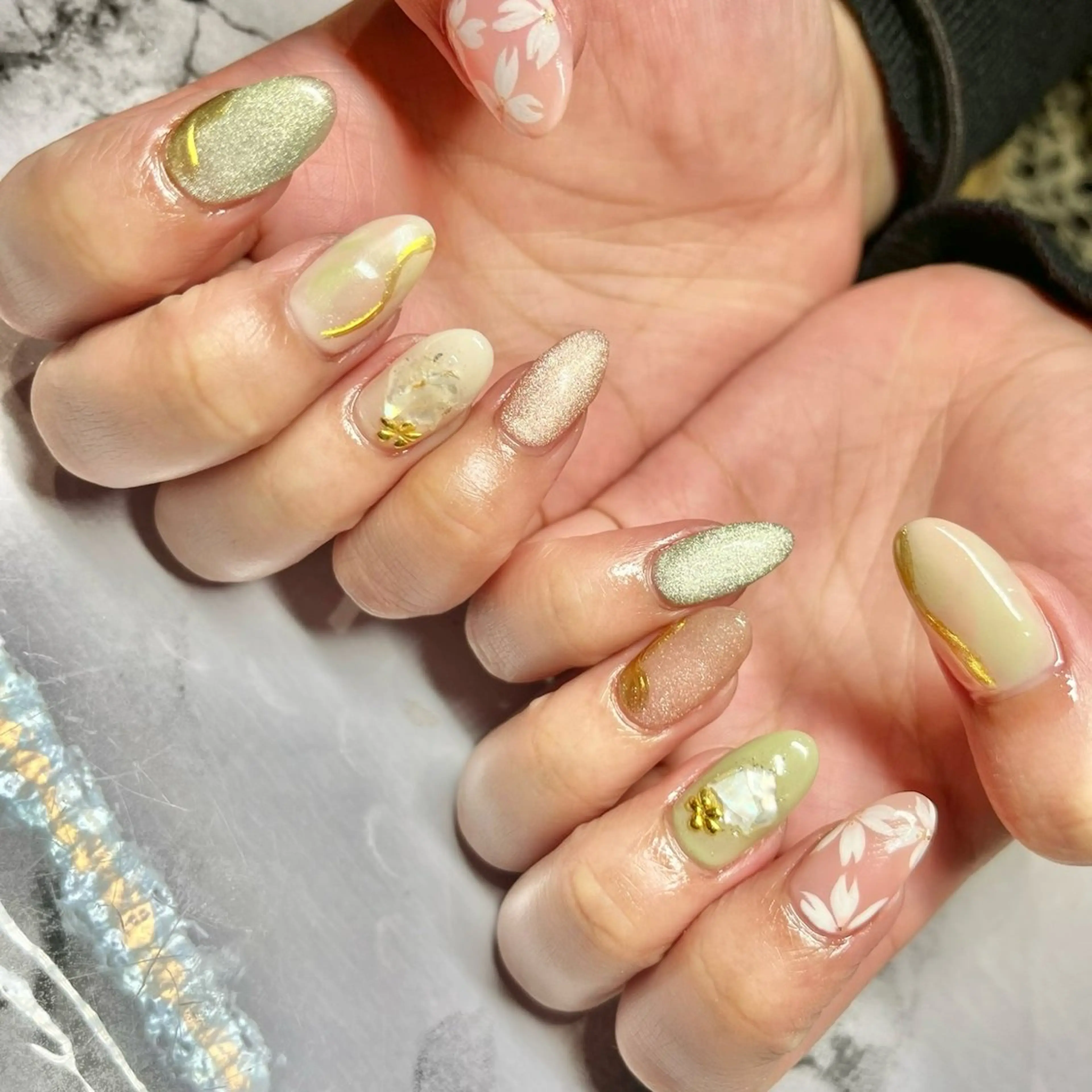 ネイル フラッシュネイル フットネイル ジェルネイル ラメ(グリッター) ラメグラデーション ハンドネイル beautysalonLino所属・ネイルサロン ⭐︎Linoのその他イメージ