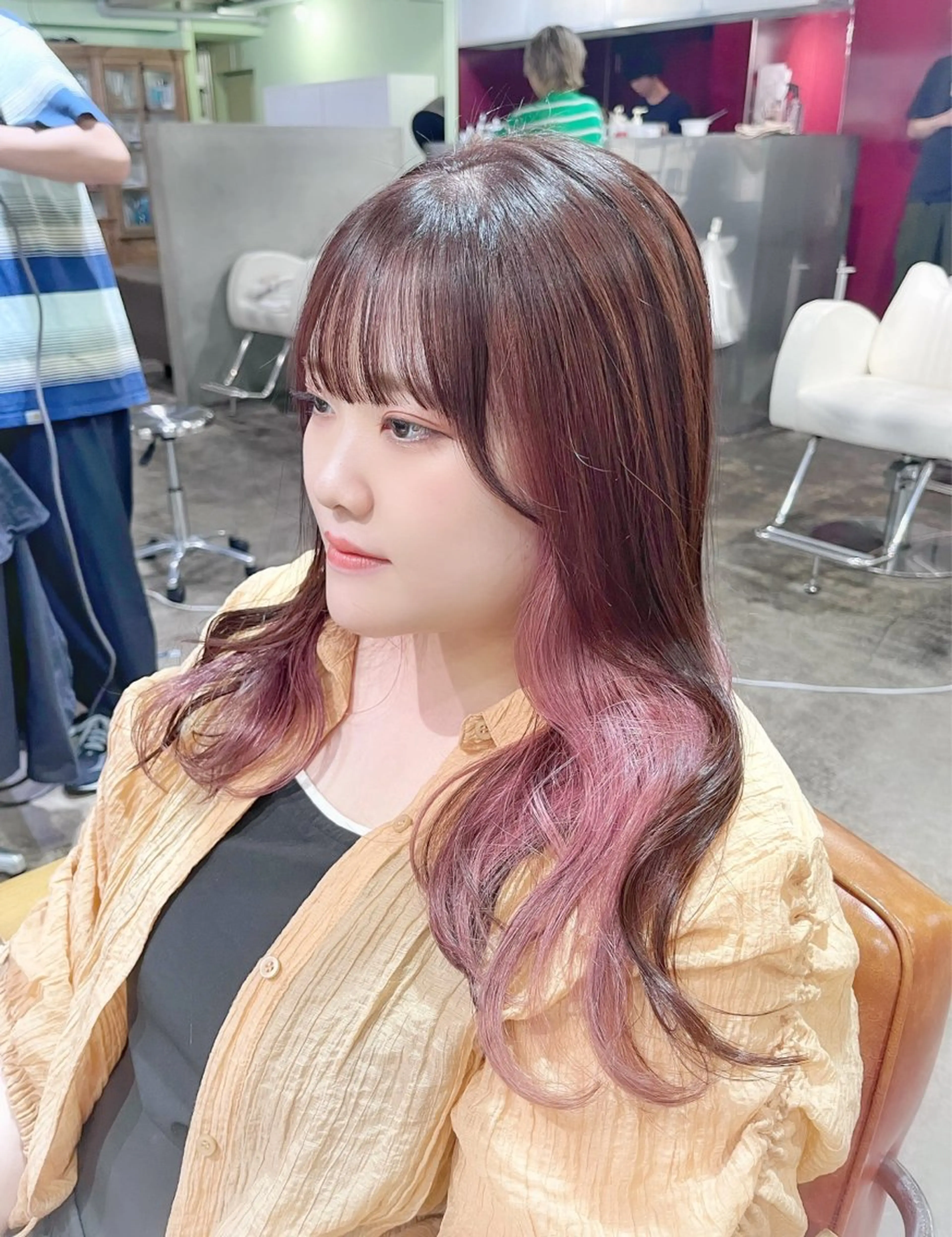 セミロング カラー ヘアアレンジ ブリーチ カット ヘアカラー トリートメント ピンクカラー🩷 ヘアセットＮＯ.1のヘアスタイル