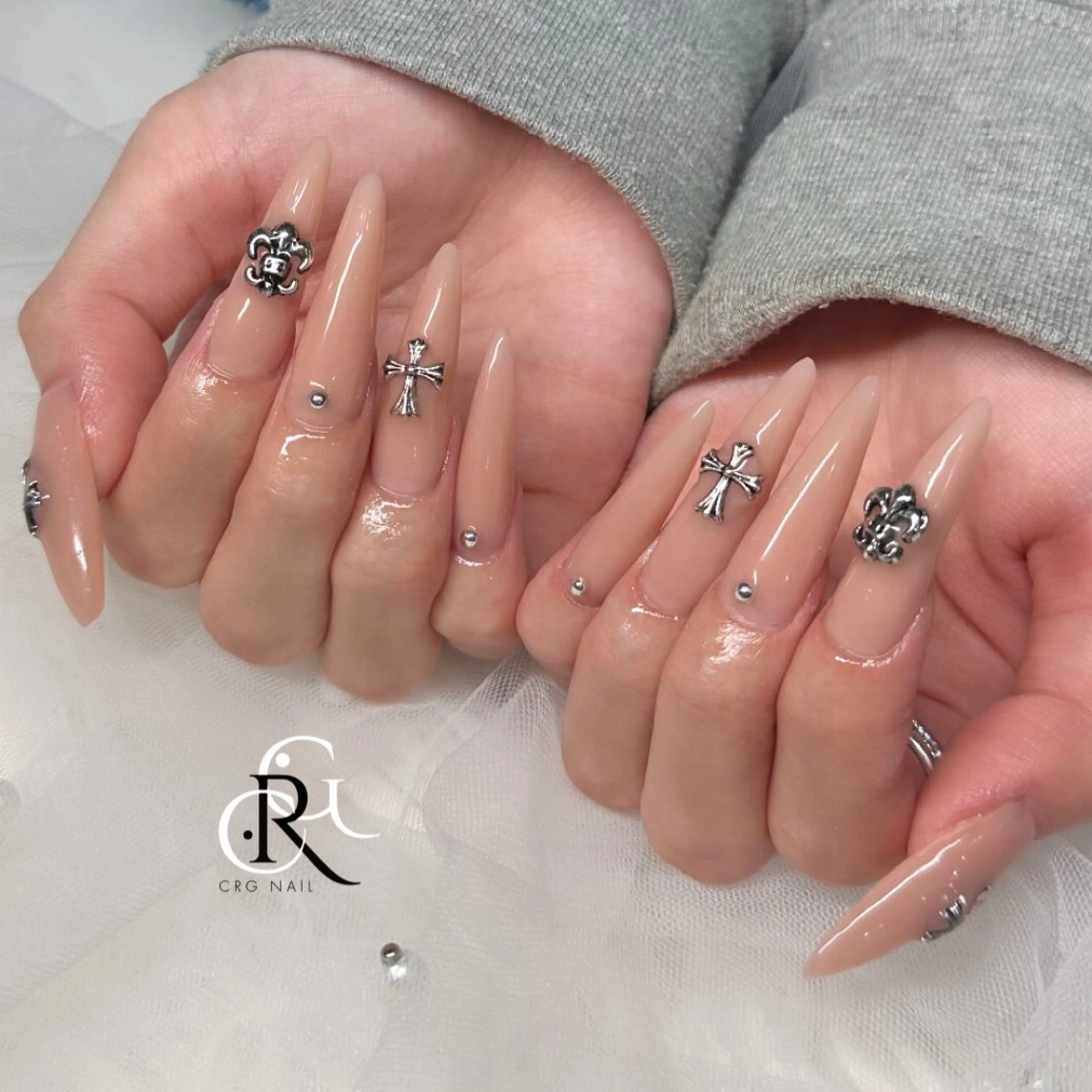 ロング ロング ハンドネイル 美フォルム✨ CRG RURIのネイルデザイン