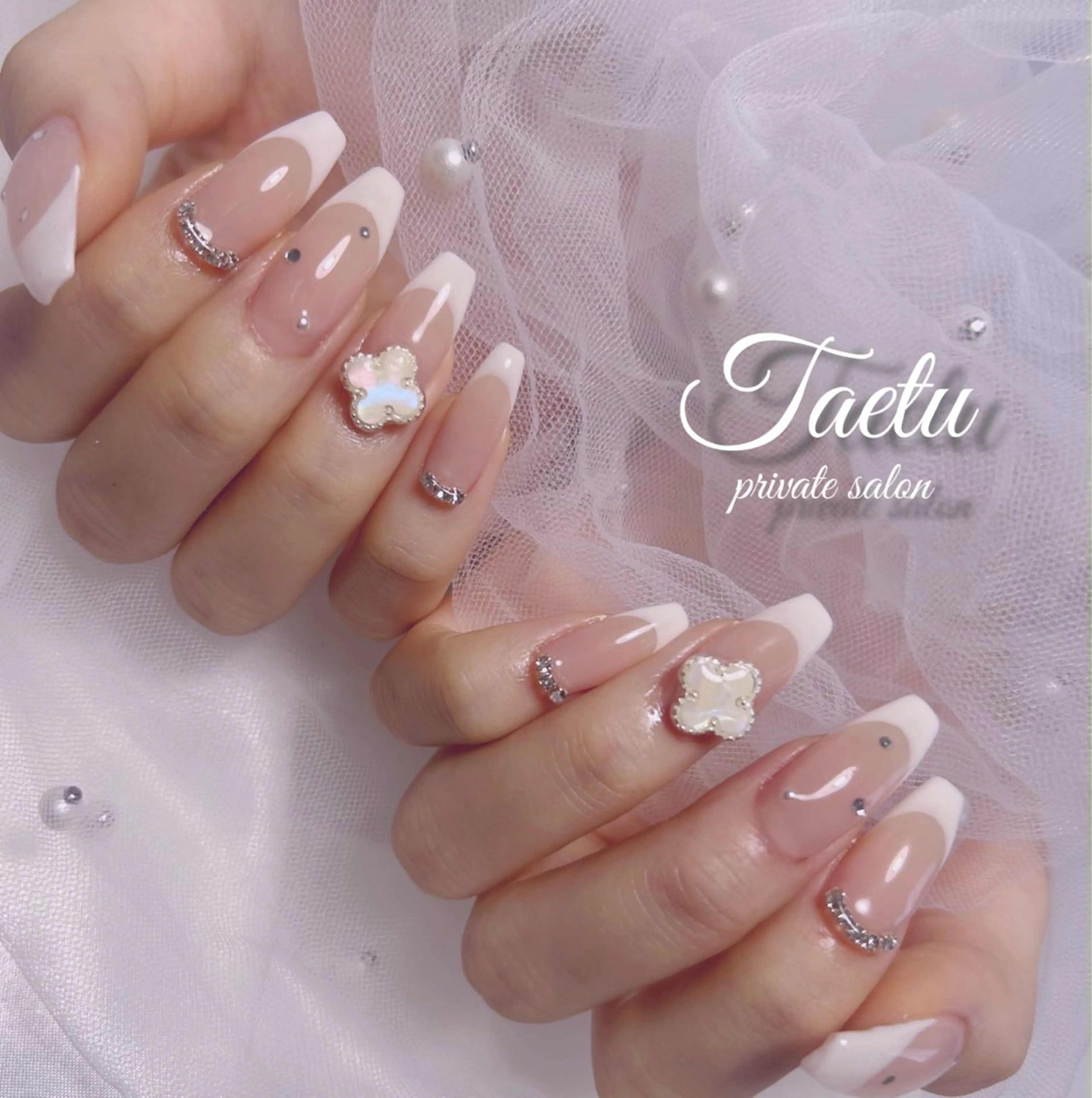 ネイル フレンチネイル 𝐓𝐀𝐄𝐓𝐔 💜Ayumiのネイルデザイン