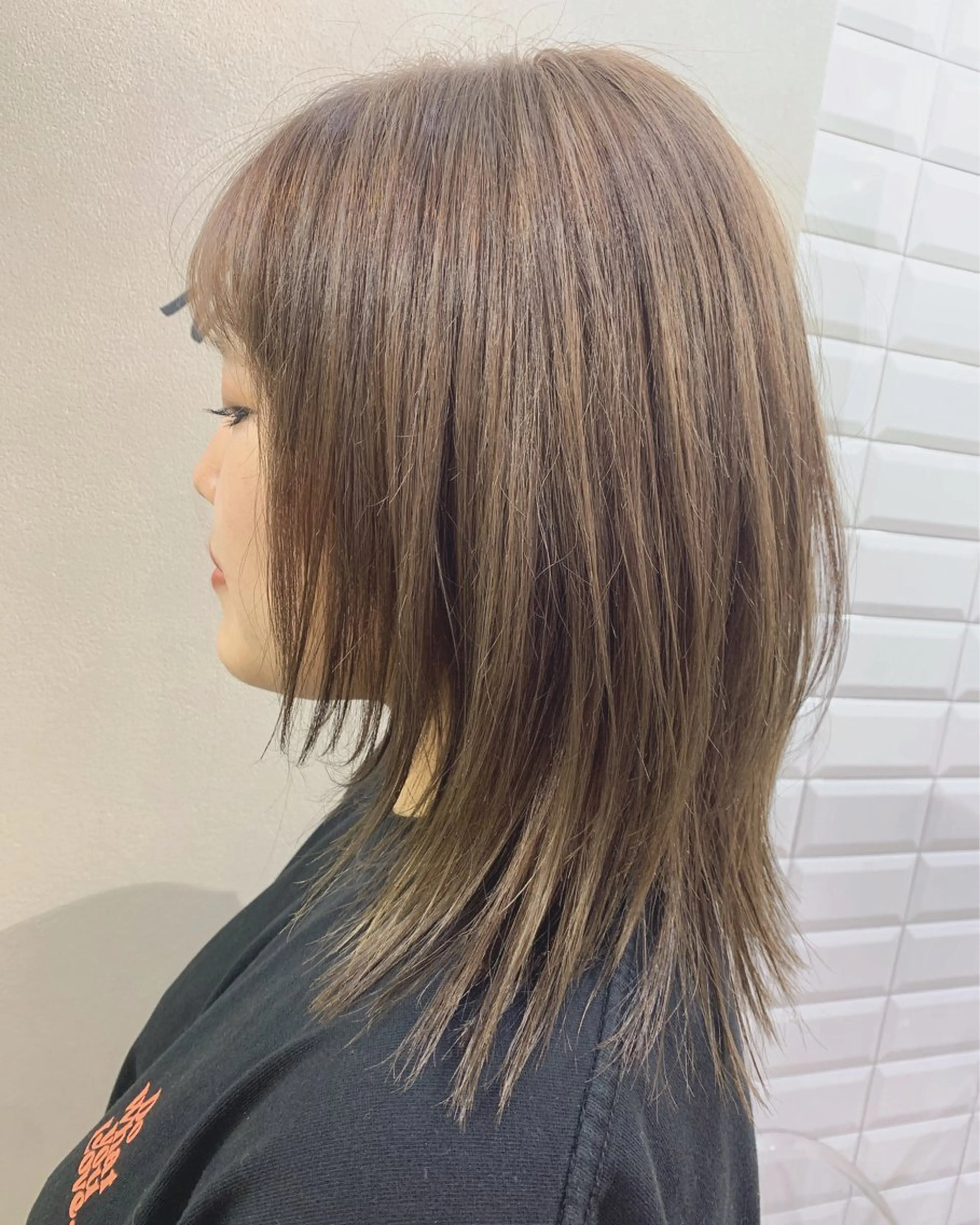 セミロング カラー ベージュカラー ブリーチ ミルクティーベージュ カット ヘアカラー トリートメント hub hair レイヤー/透明感のヘアスタイル