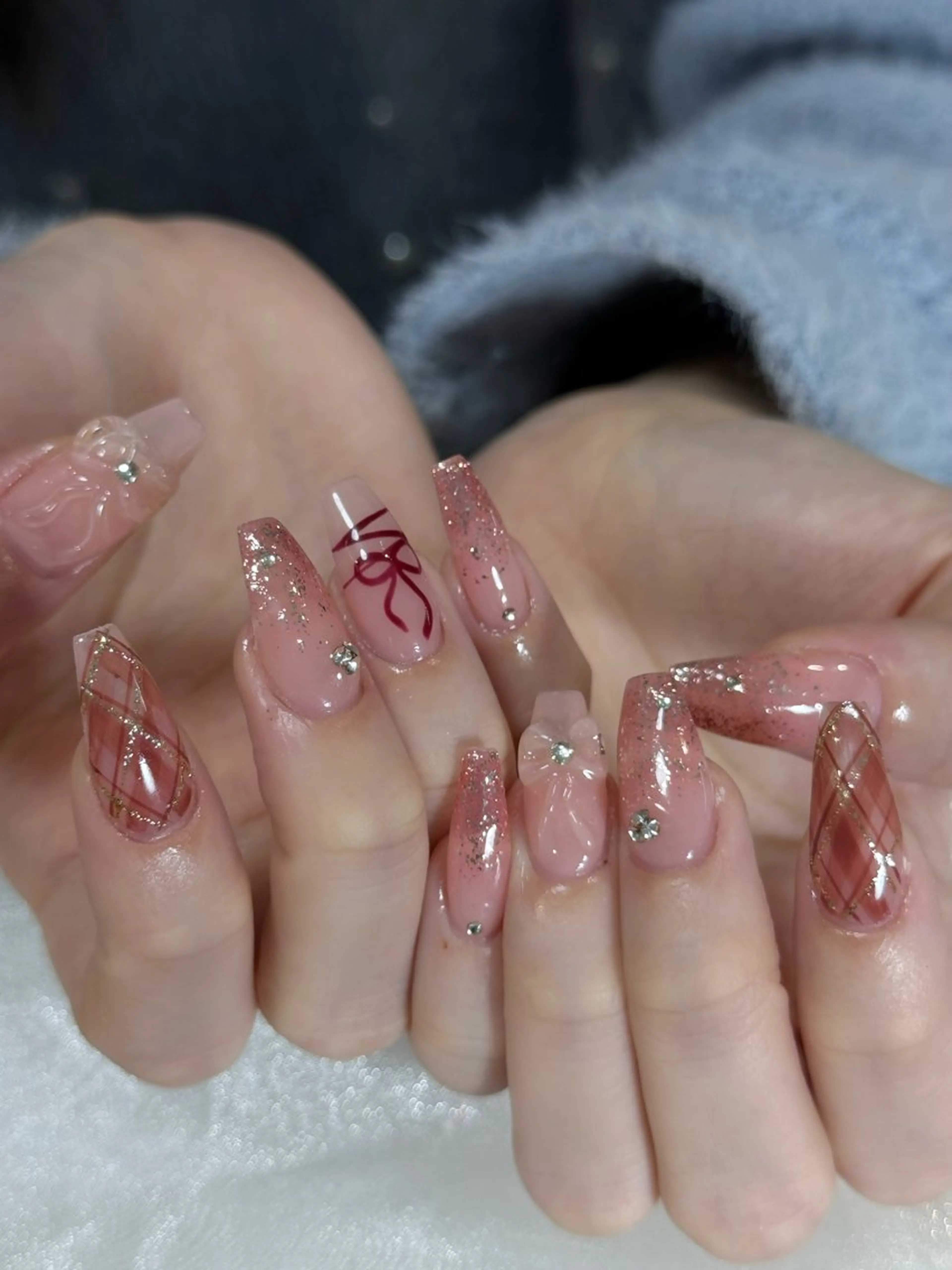 ネイル ボルドー ブラウン チークネイル ドット フットネイル ハンドネイル Julli NailStudioのネイルデザイン