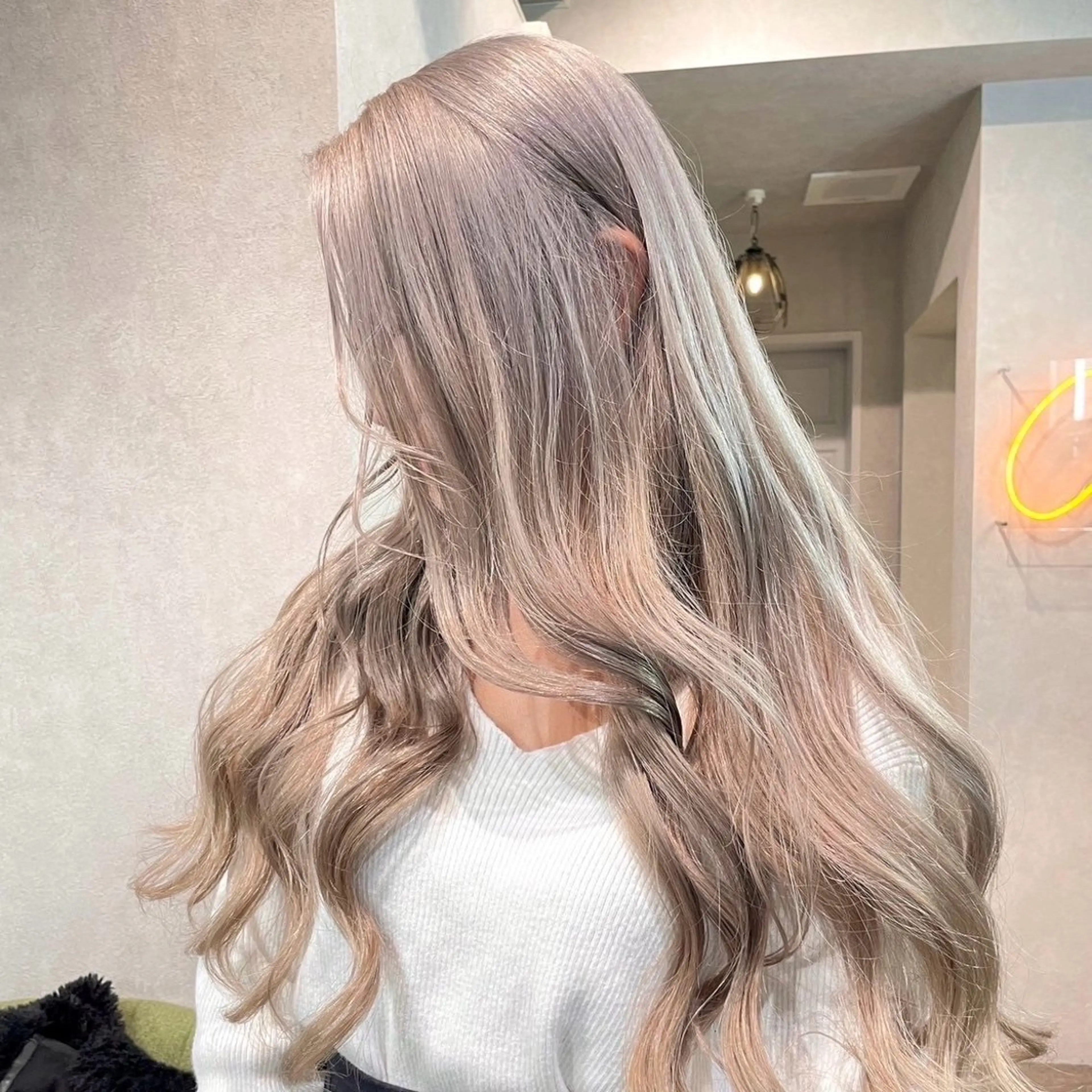 カラー ベージュカラー ブリーチ ハイトーンカラー ホワイトベージュ ヘアカラー 透明感モテスタイル 💞SHIORI💞のヘアスタイル