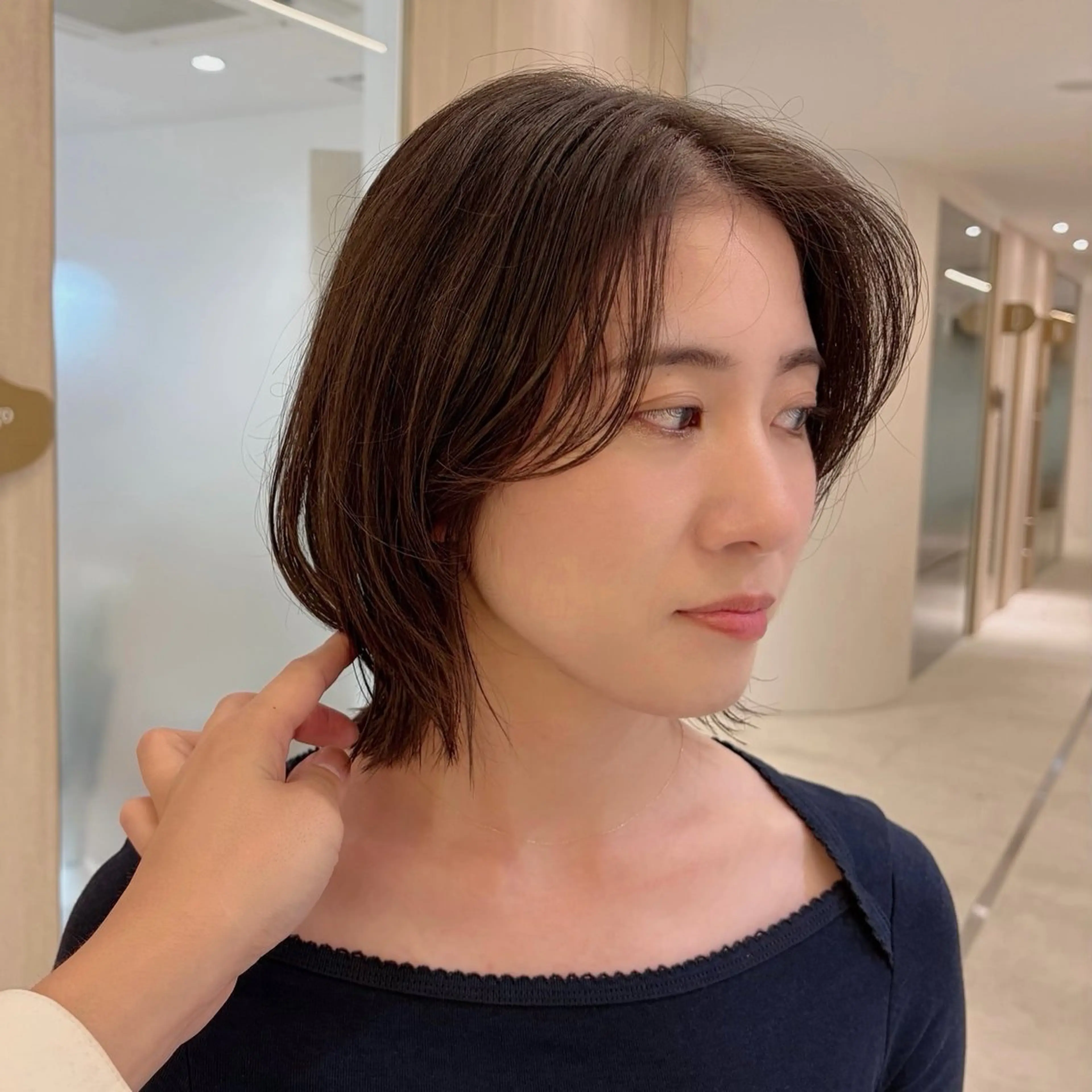 セミロング カット トリートメント foto所属・𝐁𝐋𝐔𝐄𝐓 /代表 / 荒井史行のヘアスタイル