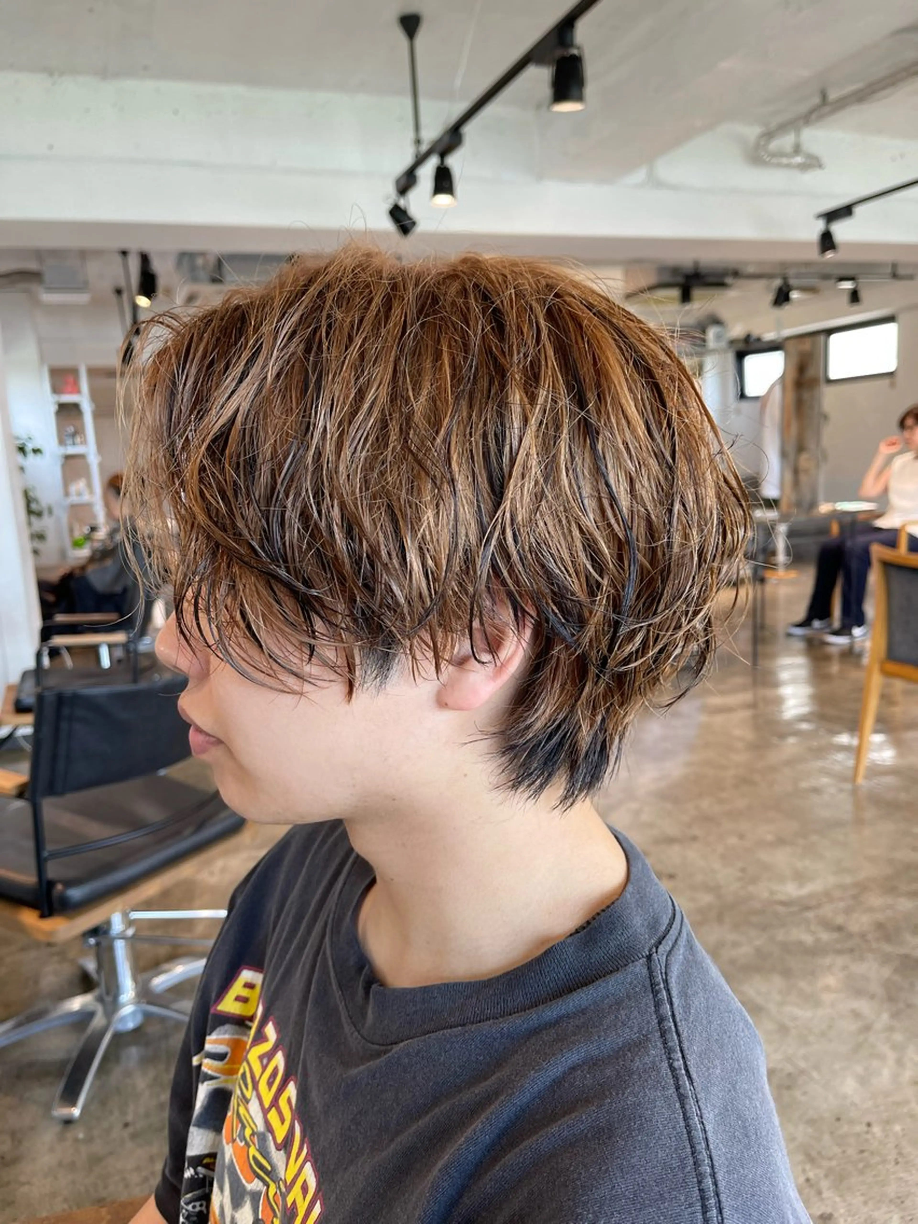 ミディアム 外国人風カラー ハイライト ウルフカット ヘアカラー メンズケアブリーチ 特化🔥村田のヘアスタイル