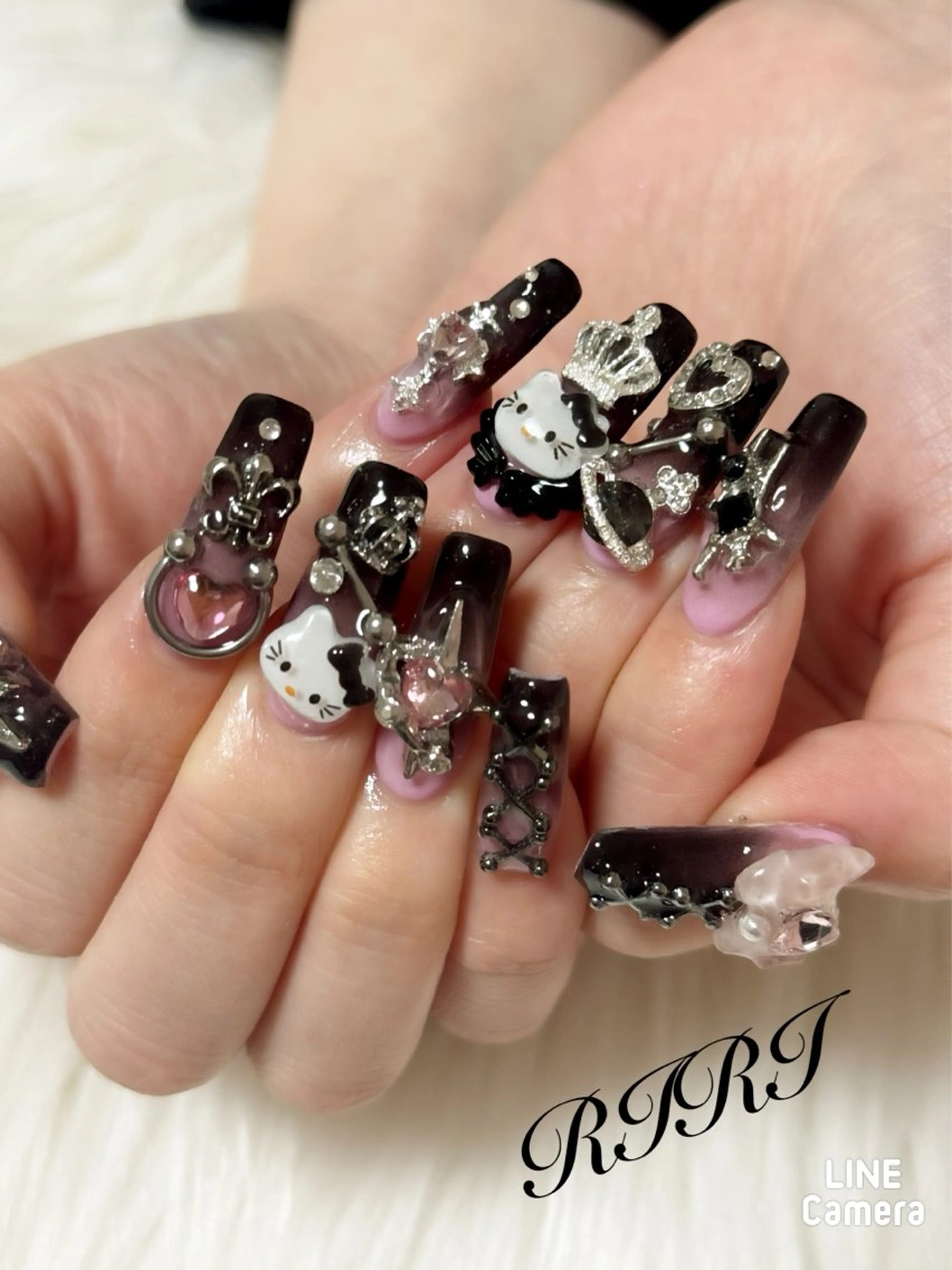 ネイル ジェルネイル ハート キラキラネイル 韓国ネイル ラメ(グリッター) ハンドネイル riri オーナーのネイルデザイン