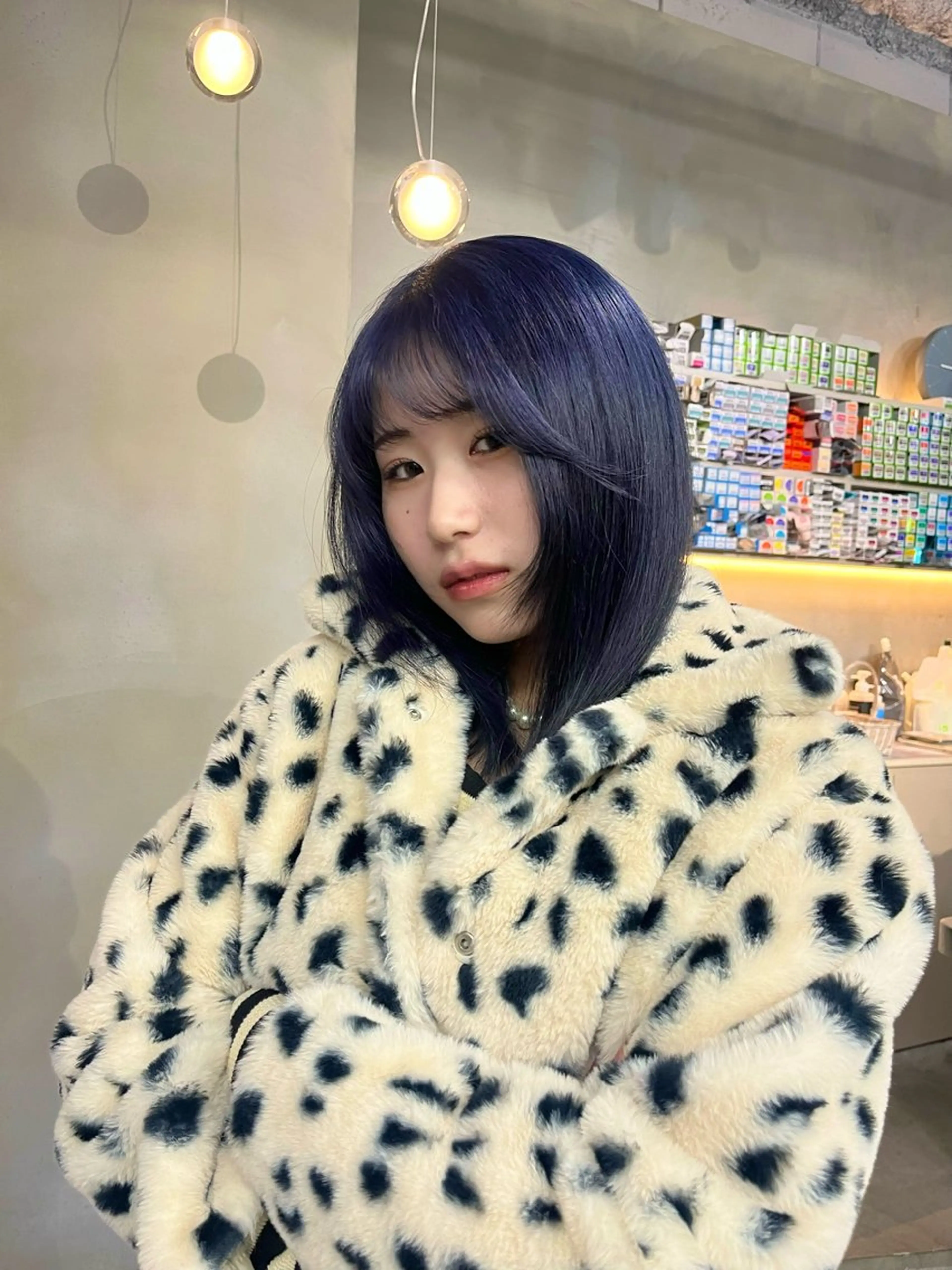 ミディアム カラー ネイビーカラー qulim所属・櫻井 はるなのヘアスタイル