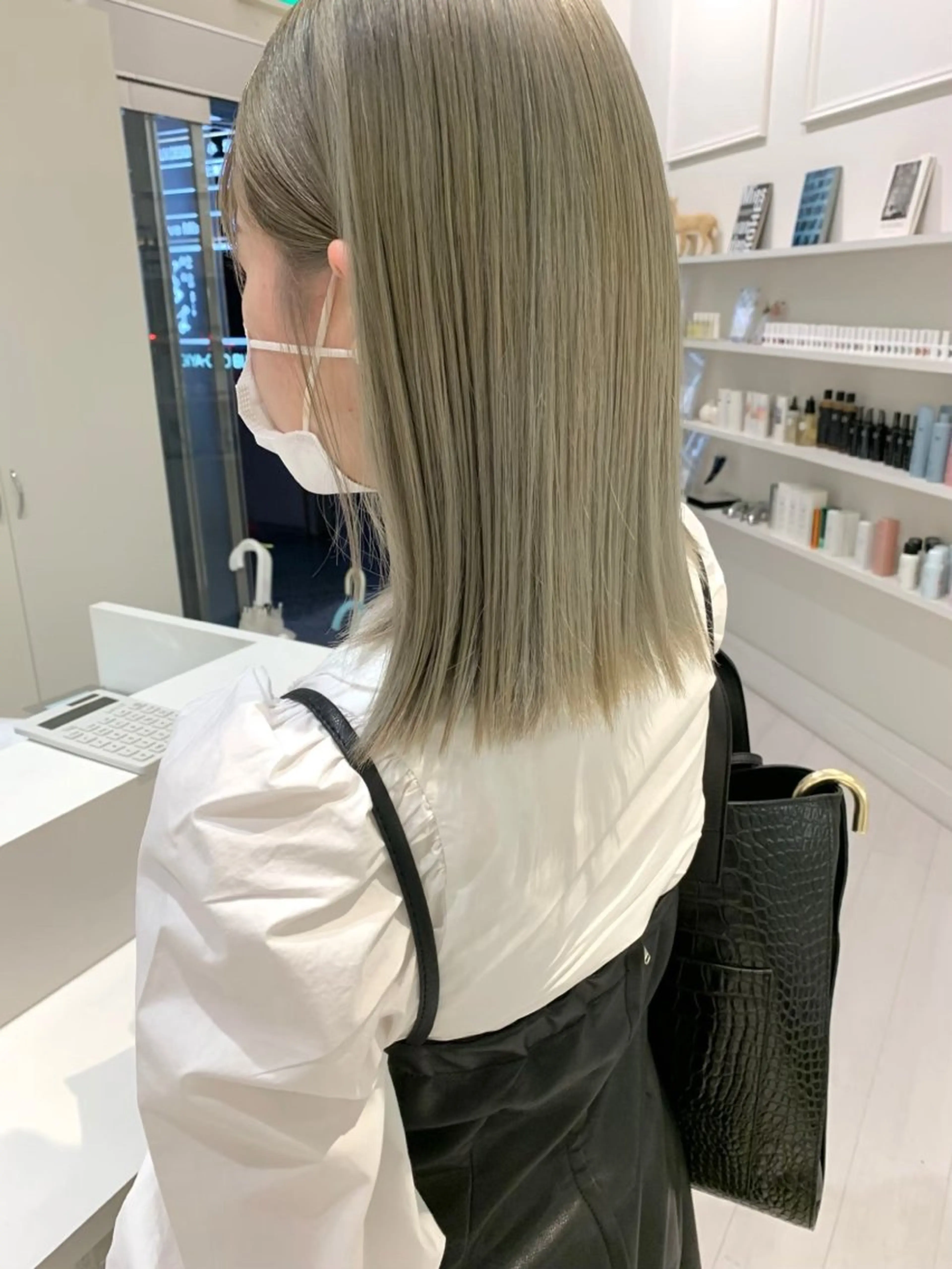 セミロング カラー ヘアカラー ParveMix🍀 藤原愛未のヘアスタイル