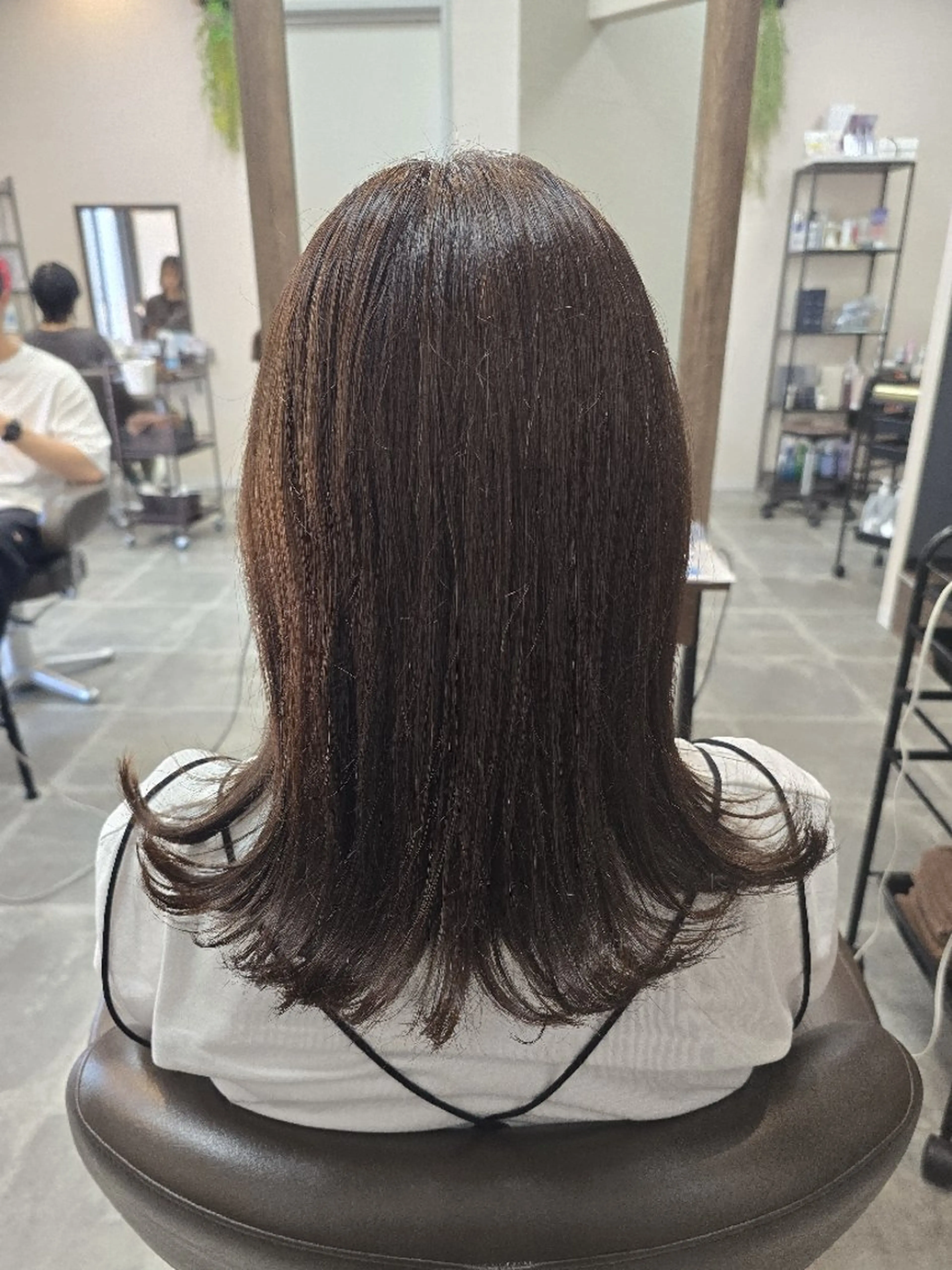 セミロング カラー セミロングパーマ ハイライトカラー インナーカラー ハイライト 髪質改善 カット ヘアカラー トリートメント 石川 ジェウンのヘアスタイル
