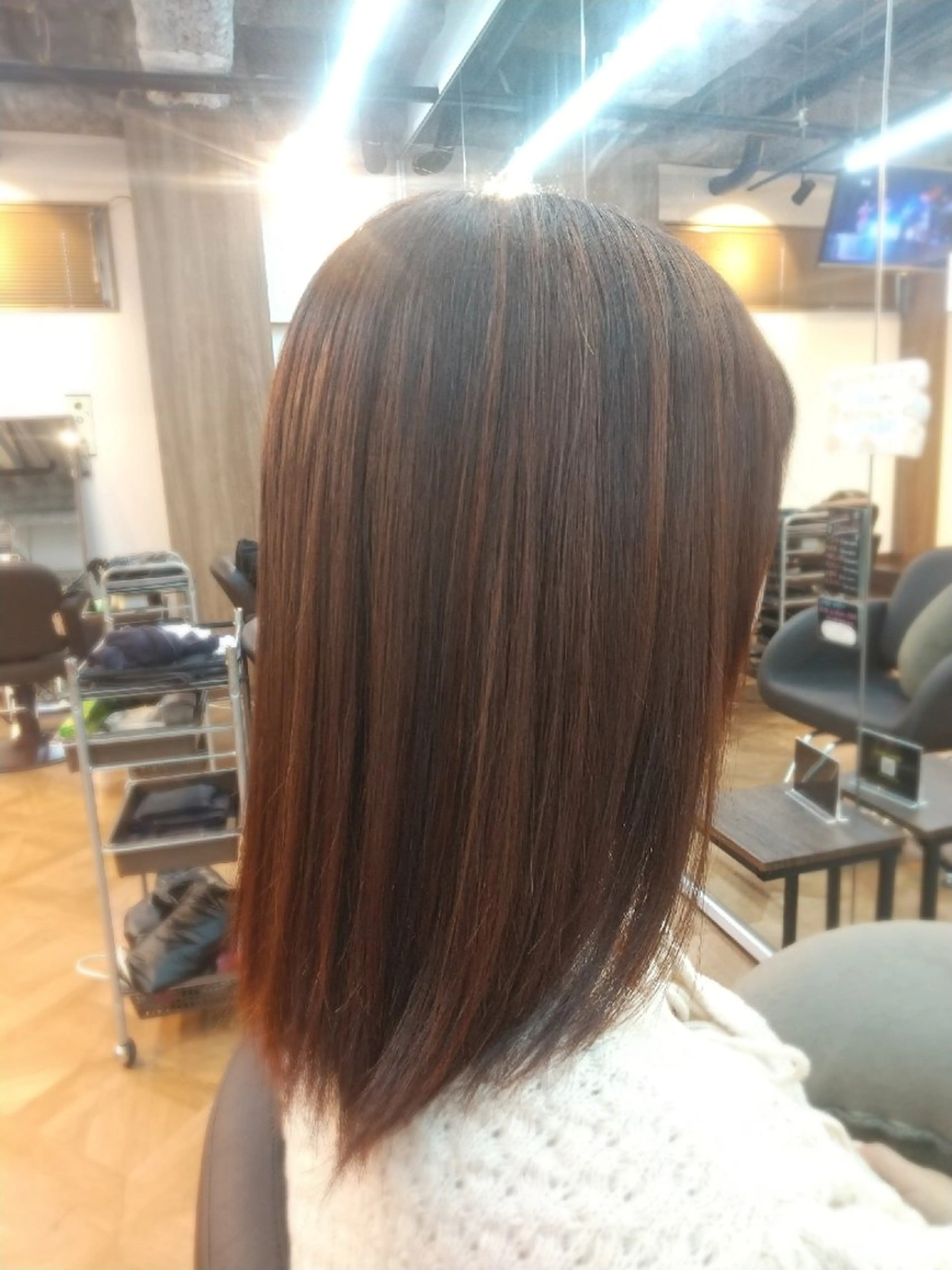 ミディアム カラー ブラウンカラー ハイライトカラー オレンジ オレンジブラウン ハイライト 久村 奈菜のヘアスタイル
