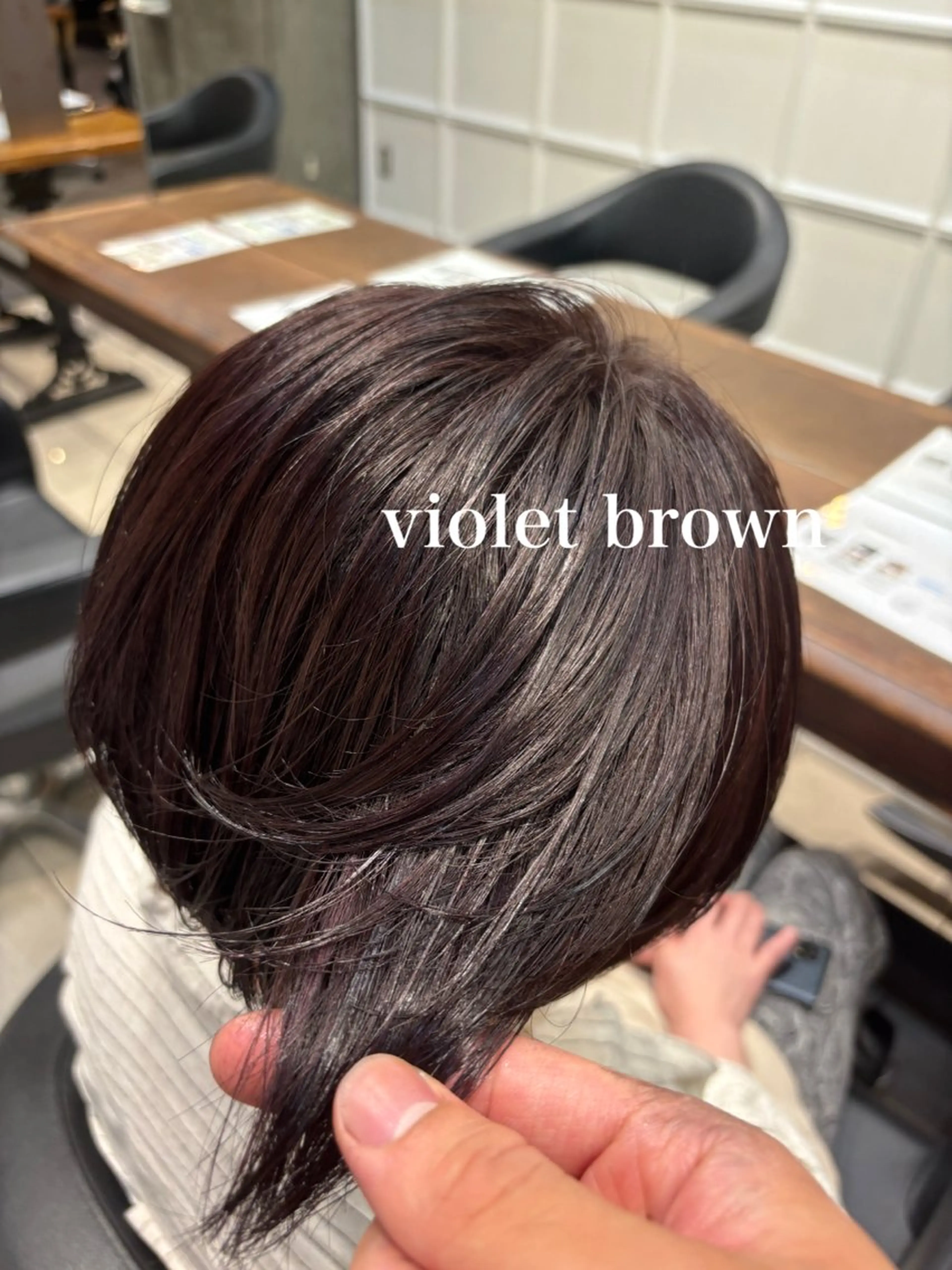 ショート カラー レイヤー/ハッシュ/ ウルフ/透明感カラーのヘアスタイル