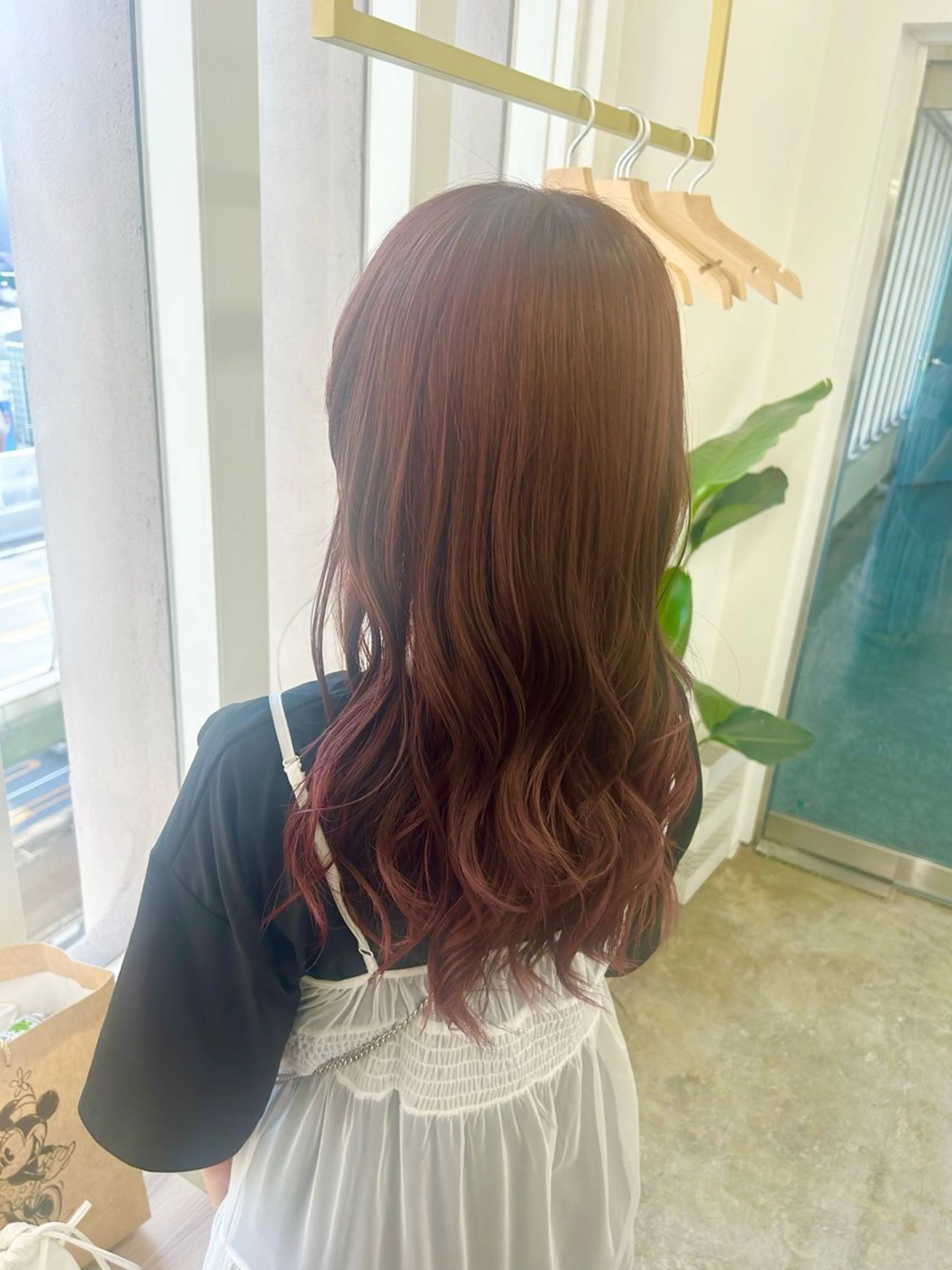 ロング カラー ブリーチ ブリーチなしカラー ピンクカラー レイヤーカット ロング カット 縮毛矯正 韓国ヘア nanahaのヘアスタイル