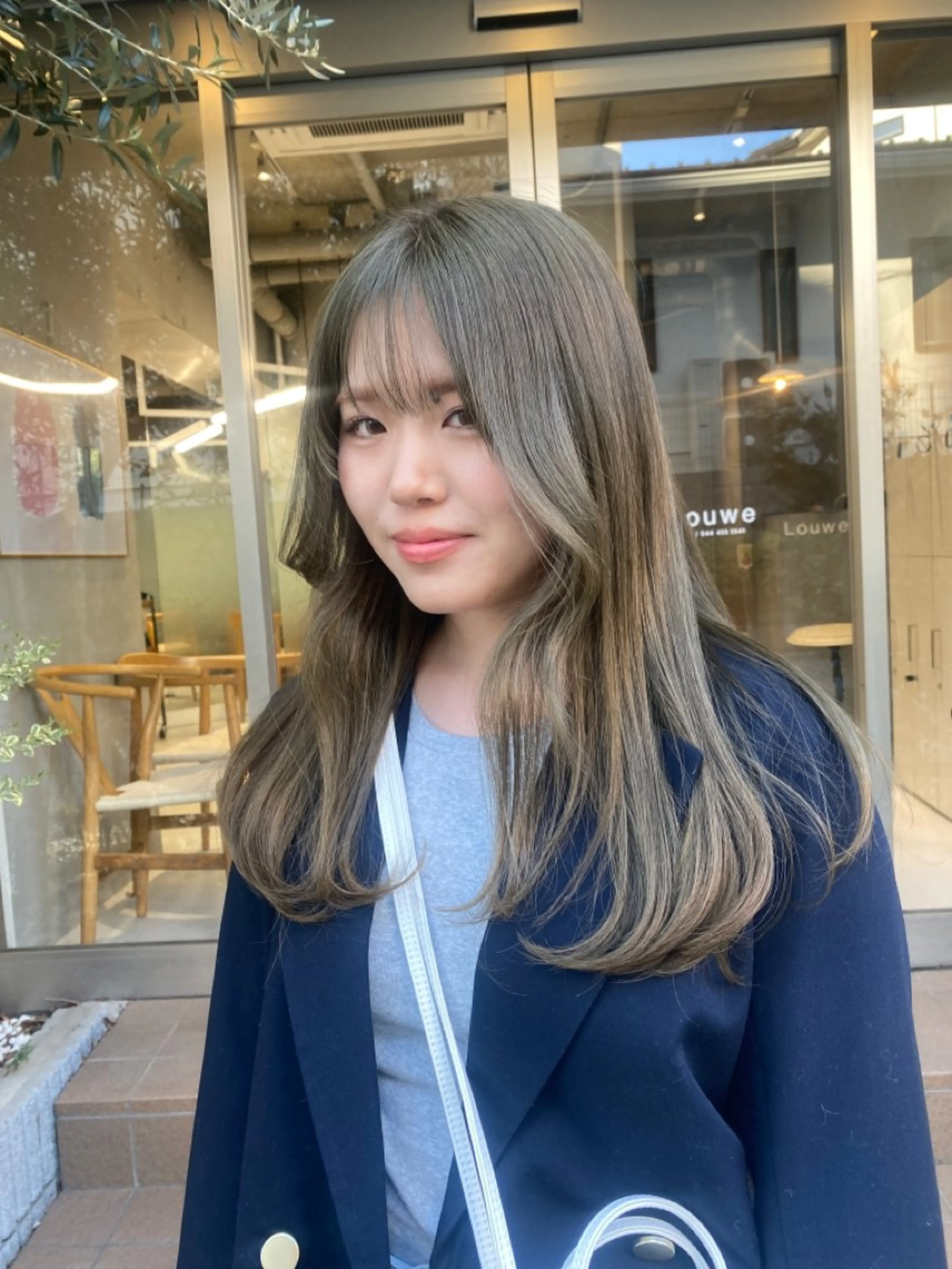 セミロング レイヤーカット カット ヘアカラー まお♡レイヤーカット 耳ツボジュエリーのヘアスタイル
