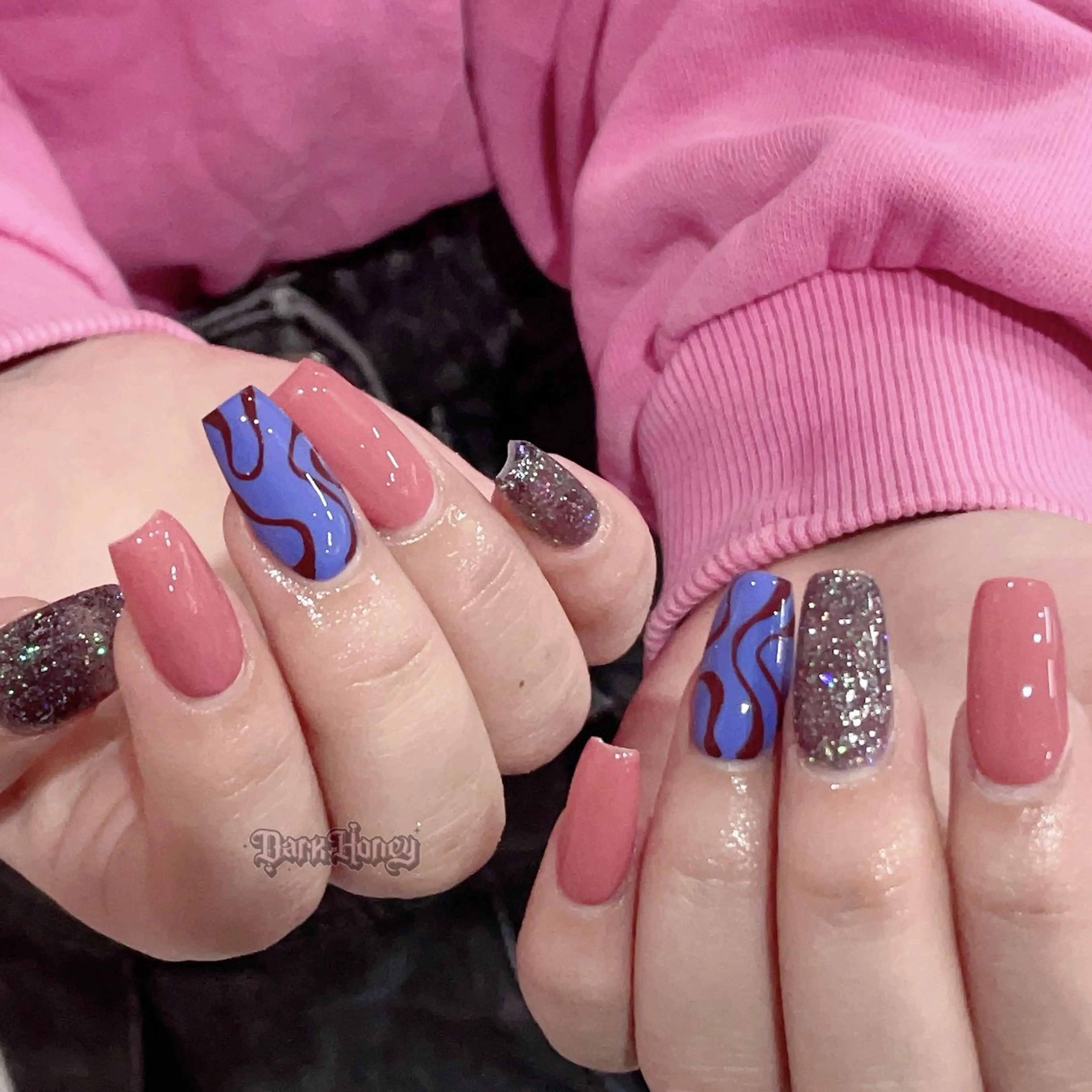 ネイル Dark Honey Kikiのネイルデザイン