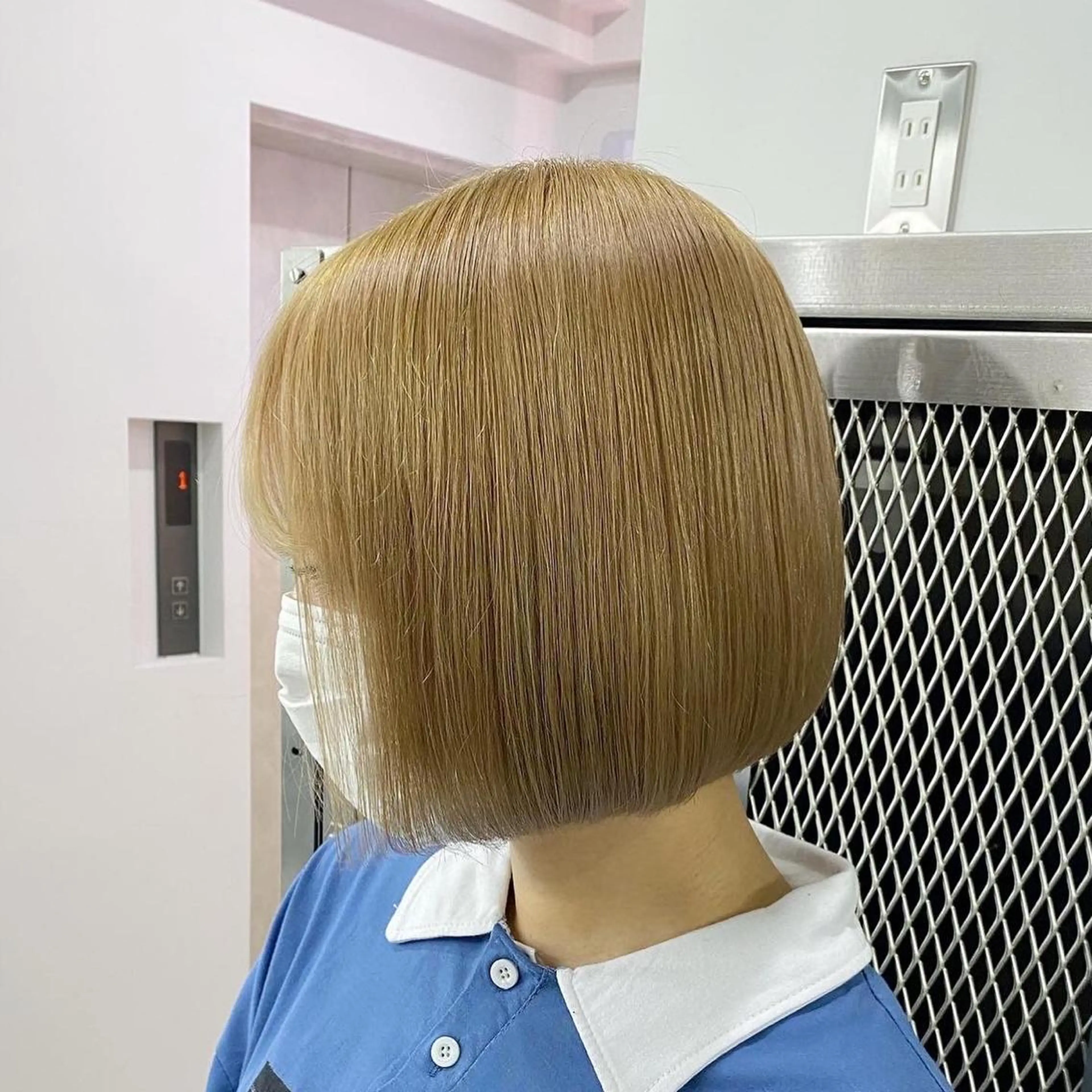 ショート カラー ヘアアレンジ シールエクステ アディクシーカラー ベージュカラー ブリーチ ブロンド カット ヘアカラー トリートメント 髪質改善【縮毛矯正】 美髪ボブを量産する人のヘアスタイル