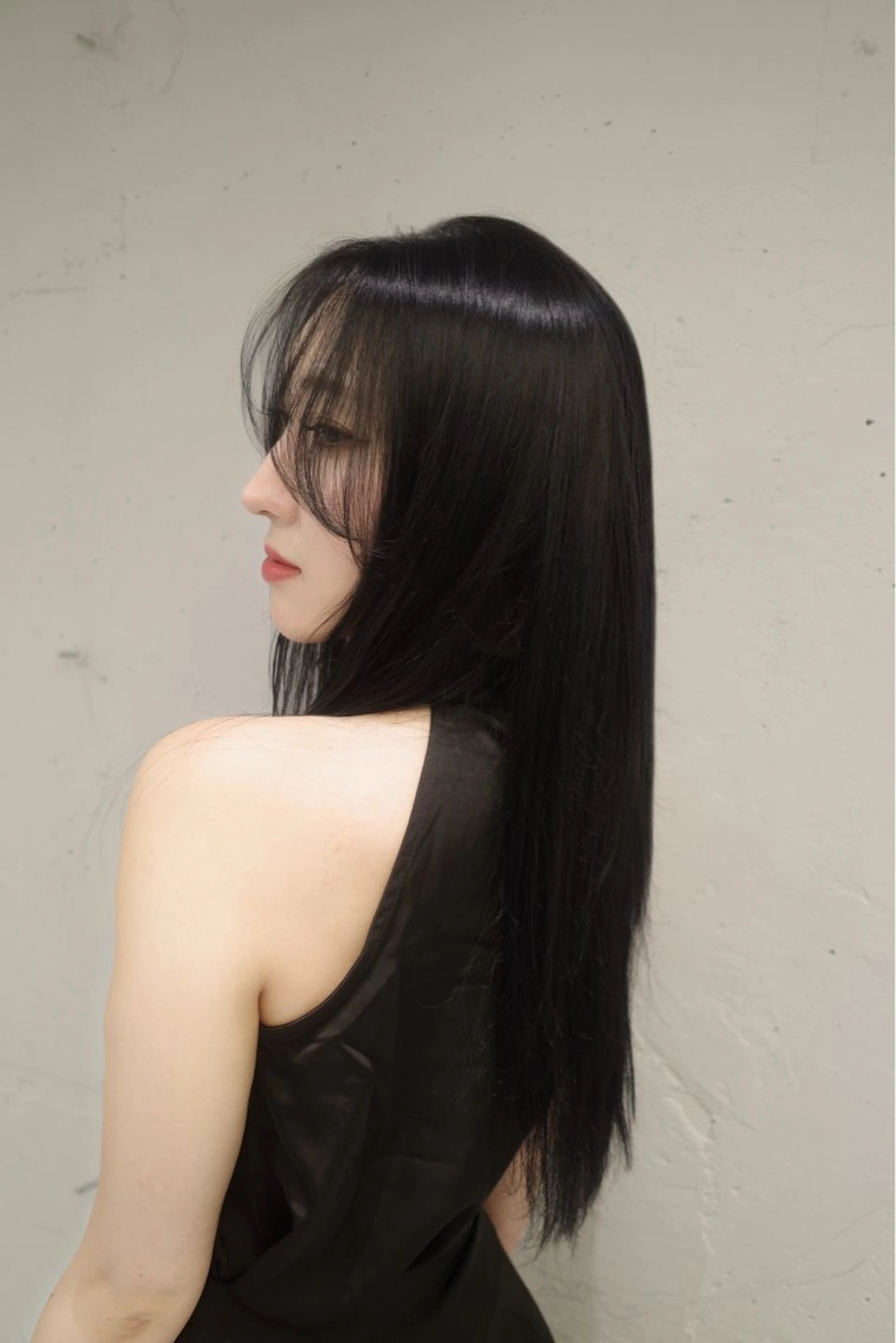 ロング カラー ヘアアレンジ 黒髪 ブルーカラー ブルーブラック 髪質改善 トリートメント RioN/網紅ヘア 🩶透明感艶カラーのヘアスタイル