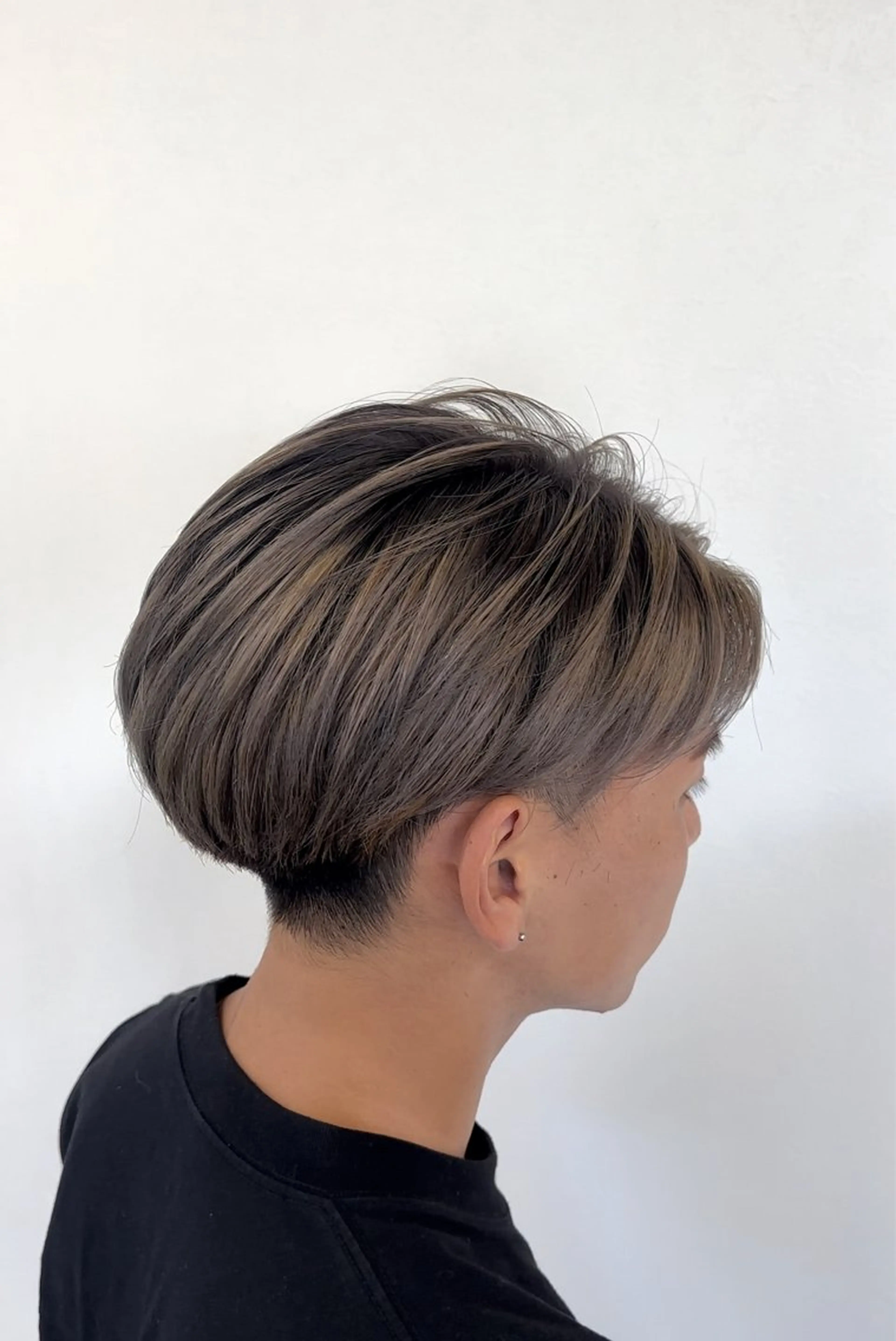 ショート メンズ メンズバレイヤージュ レイヤーカット 【デザインカラー】 難波　秀喜のヘアスタイル