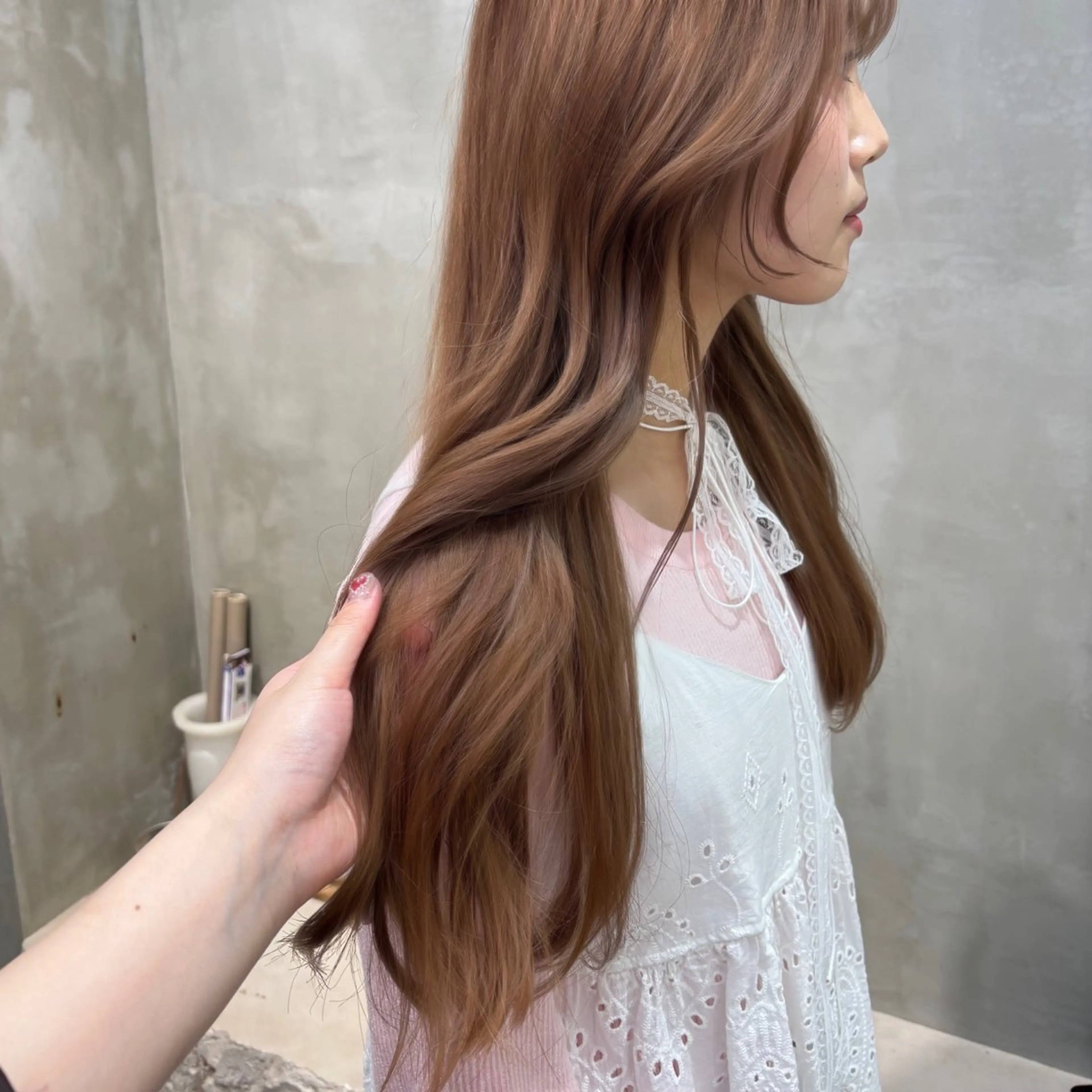 ロング カラー ベージュカラー ブリーチ ヘーゼル ヘアカラー The Path ARENのヘアスタイル