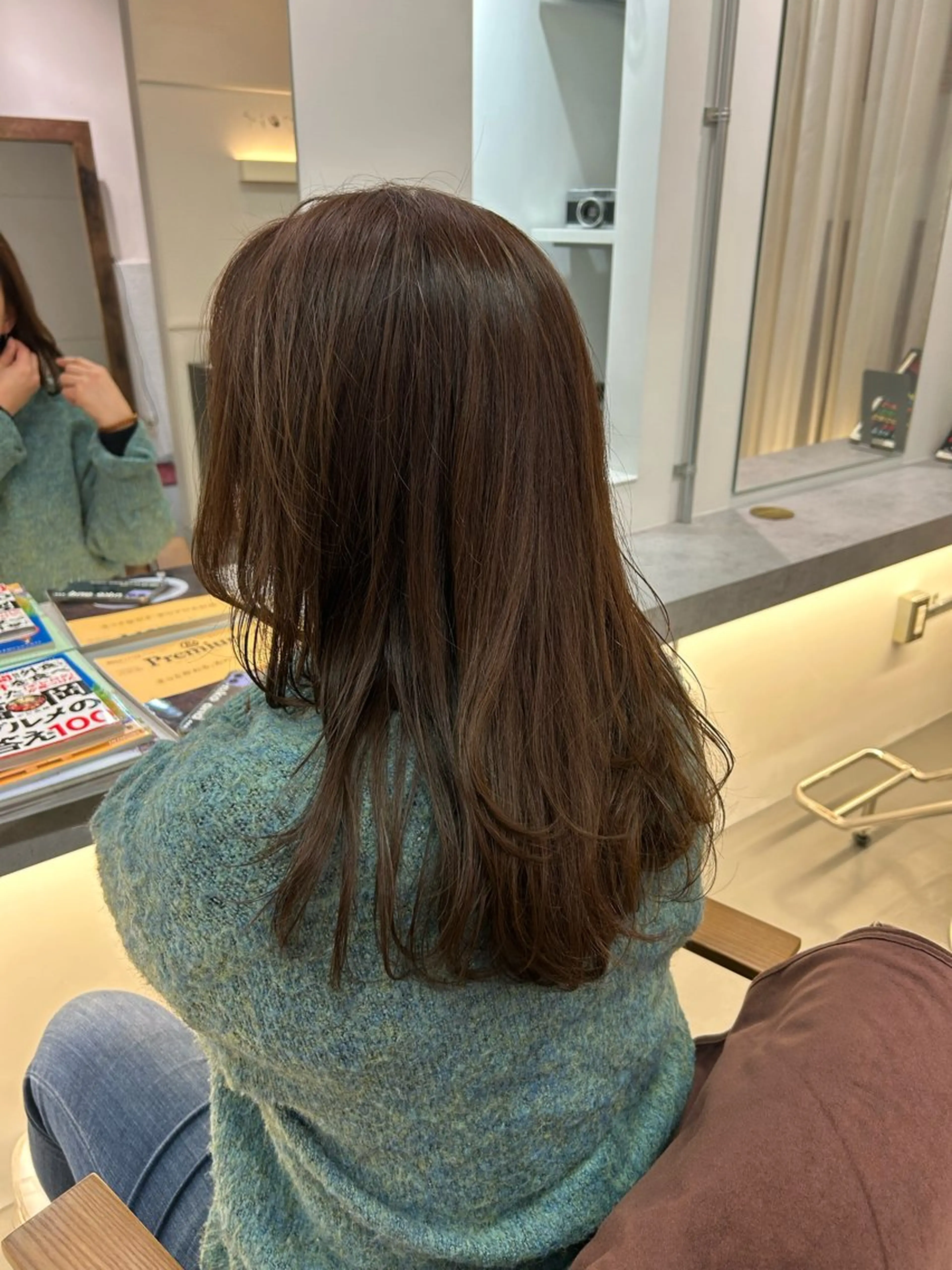 セミロング カラー ooit所属・田崎 文香のヘアスタイル
