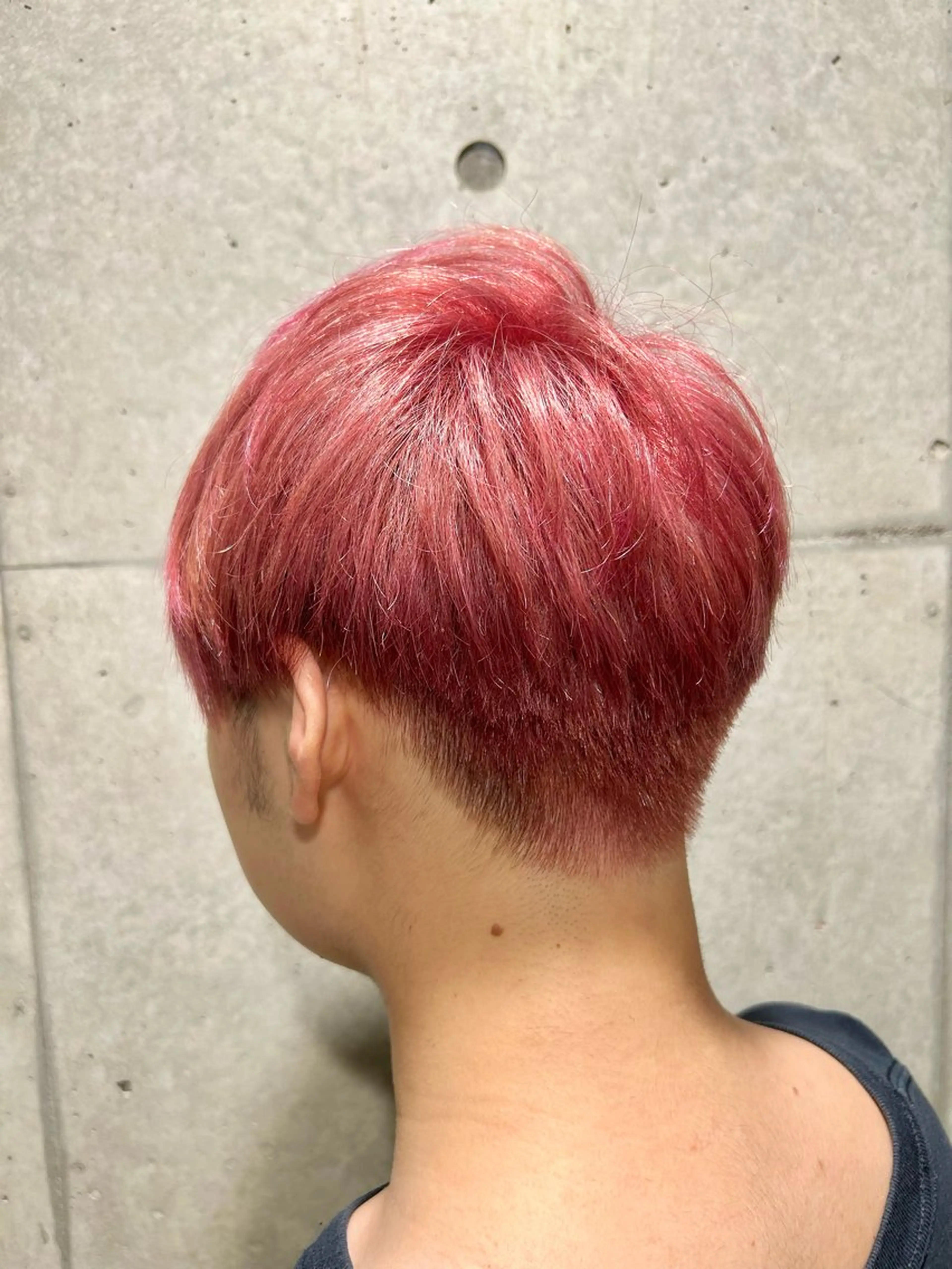 ショート カラー メンズ ピンクカラー カット ヘアカラー aivee所属・【メンズ特化】 🧊Sunao🧊のヘアスタイル