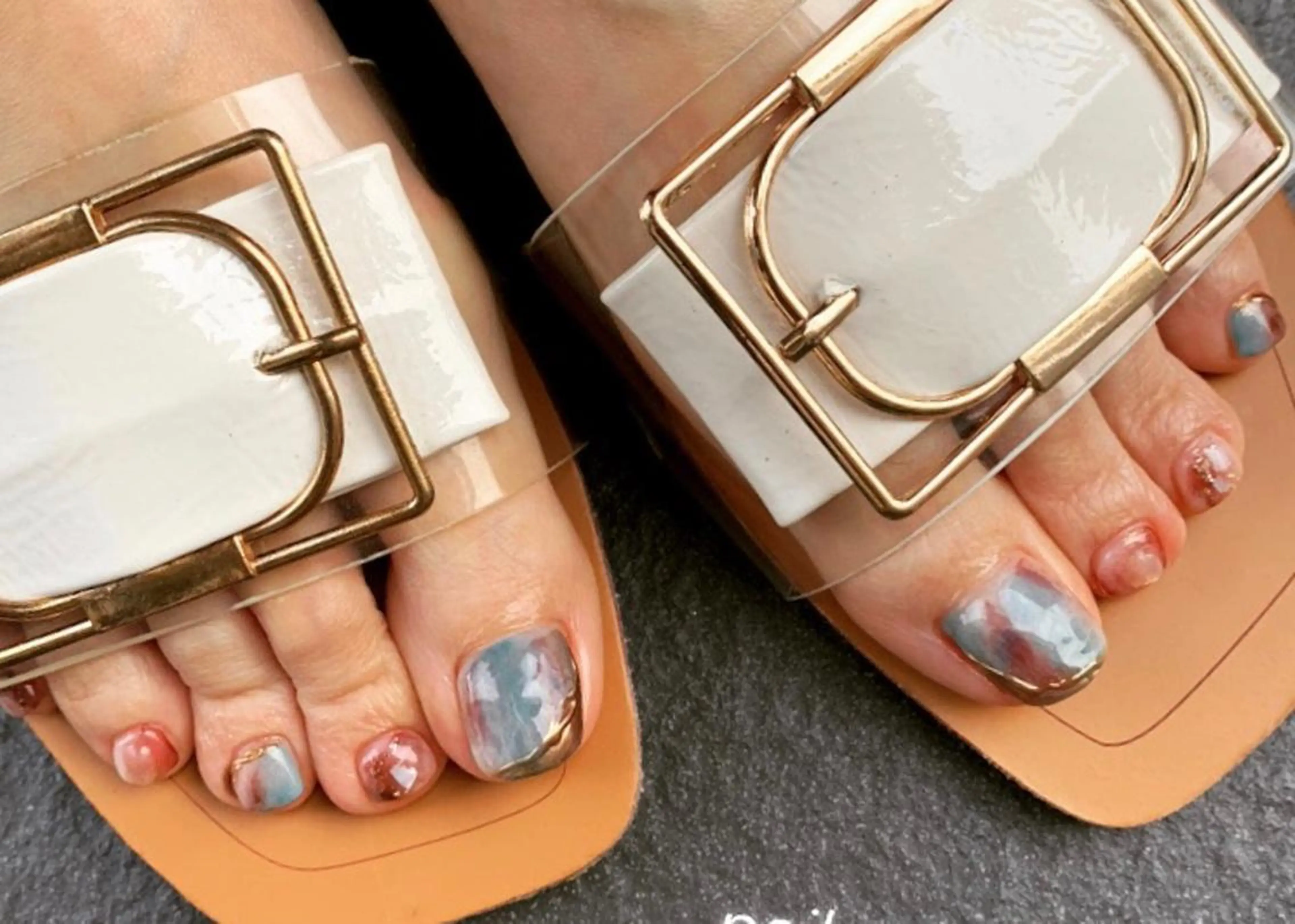 他店オフ有フットネイル(デザイン自由)の写真