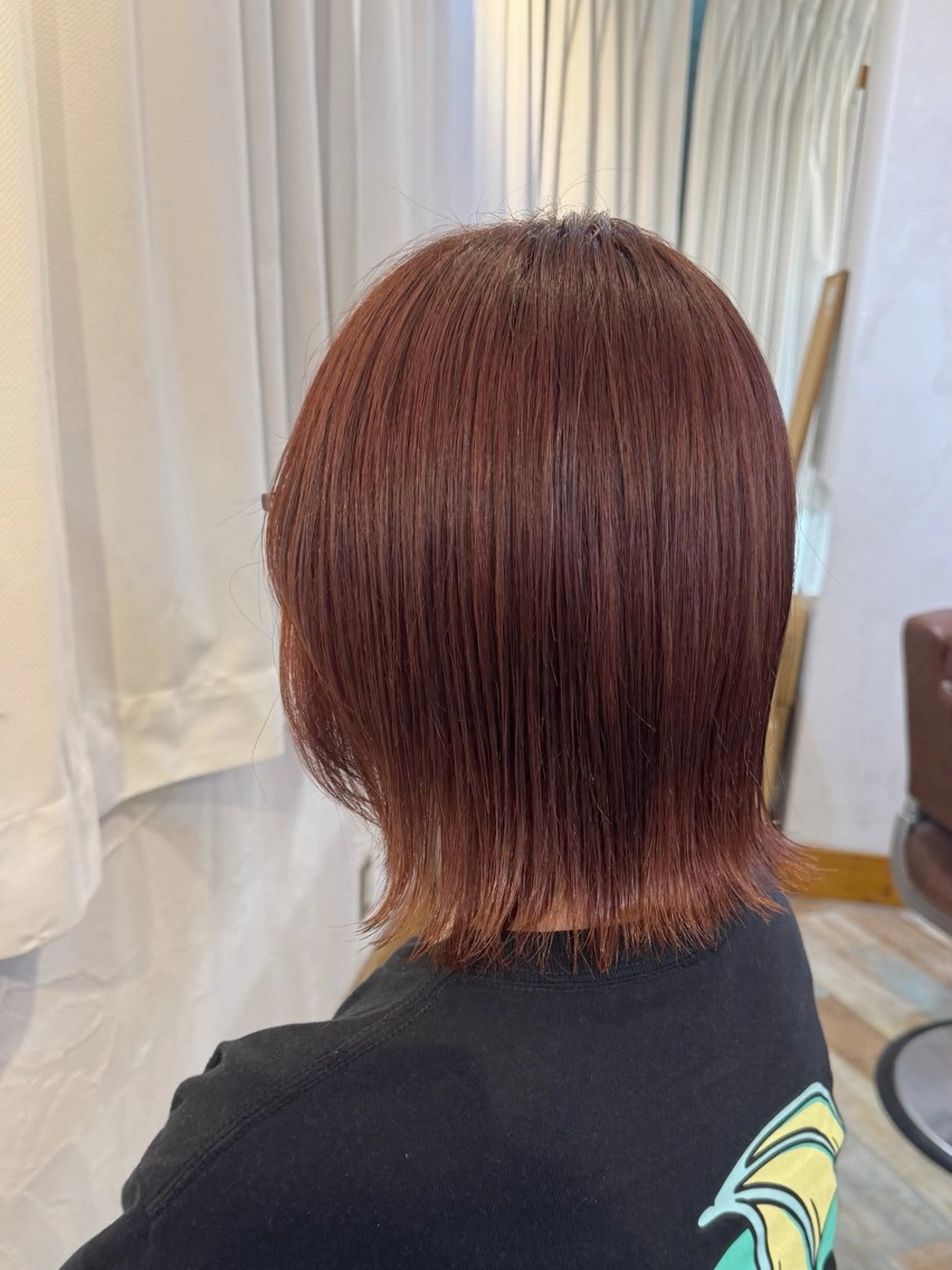 ミディアム カラー デザインカラー イヤリングカラー ボブ 顔周りカット 髪質改善 カット ヘアカラー トリートメント KANA/ボブ/ インナーカラー/艶髪のヘアスタイル